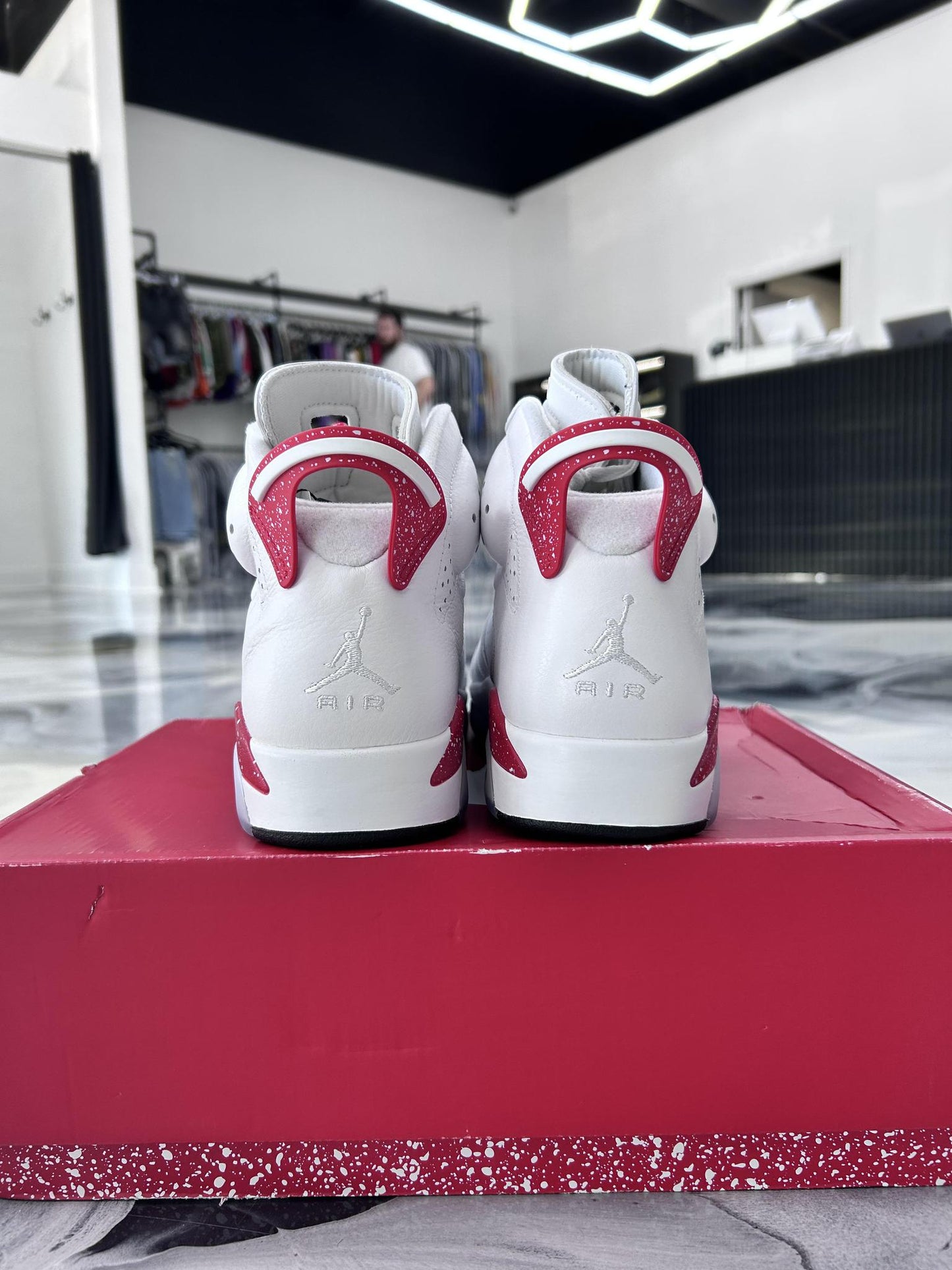 Jordan 6 "Red Oreo" Used Size 9.5