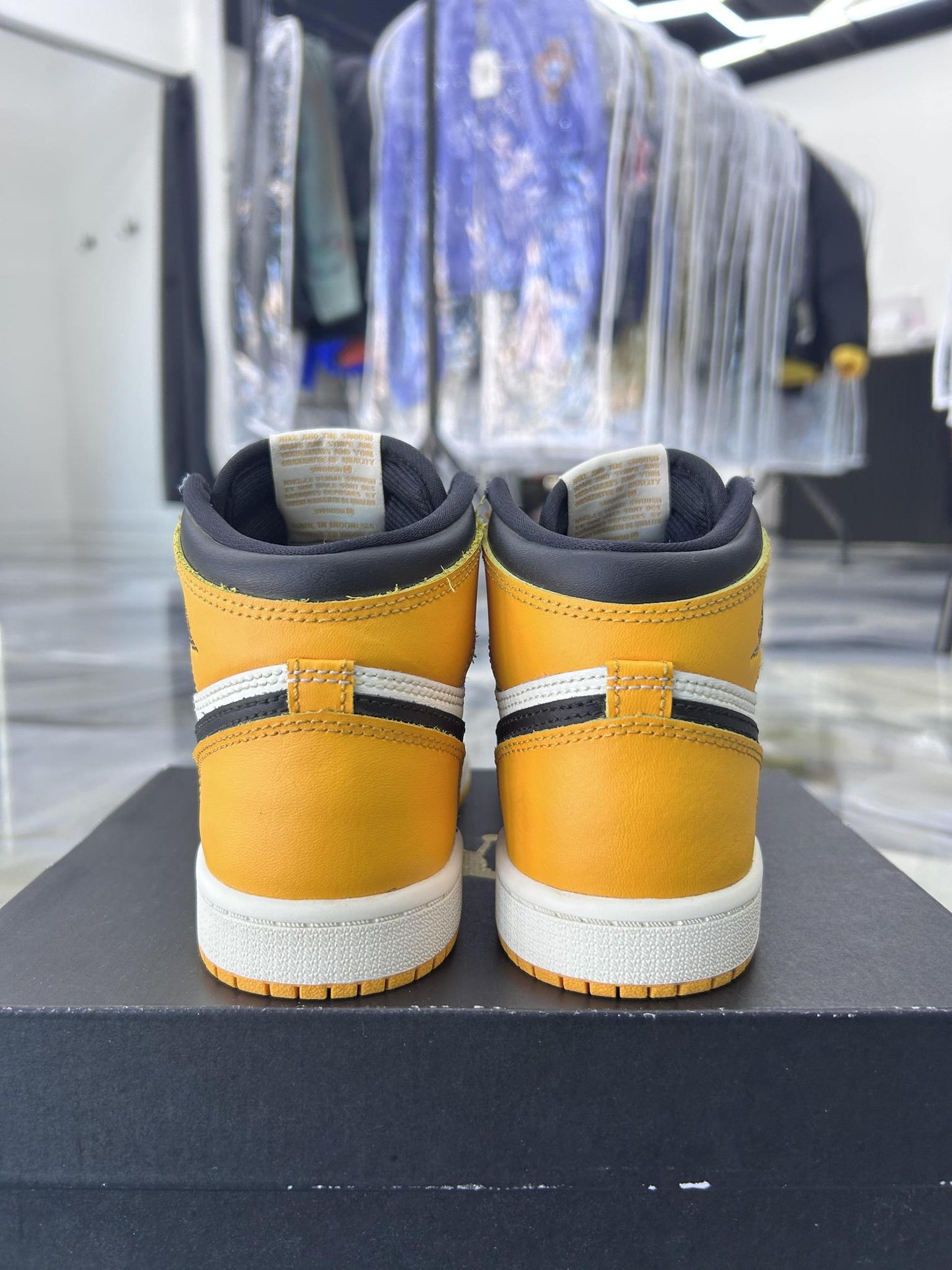 Jordan 1 "Yellow Toe Taxi" Used Size 2Y