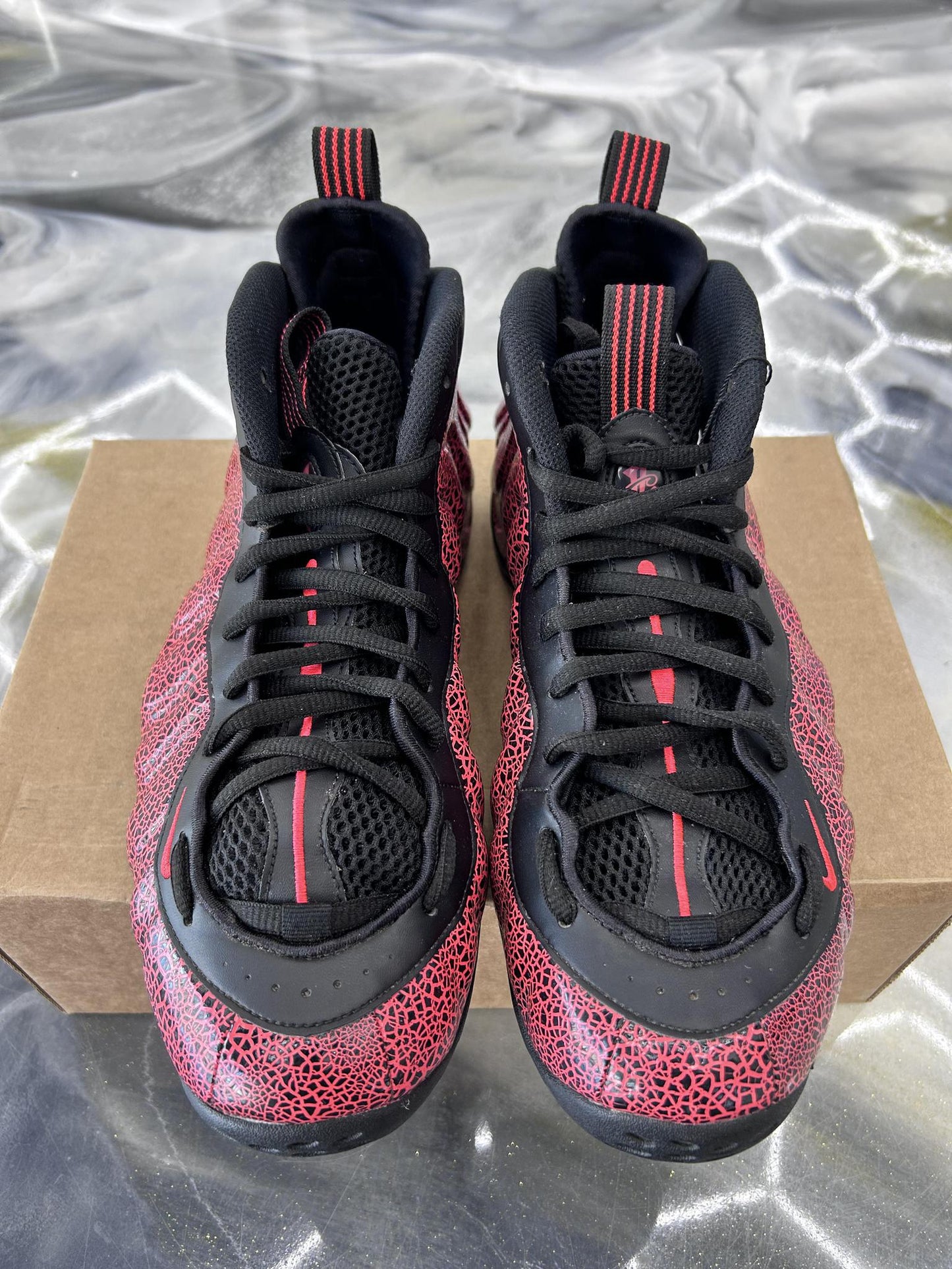 Nike Foamposite Cracked Lava Used Size 11.5
