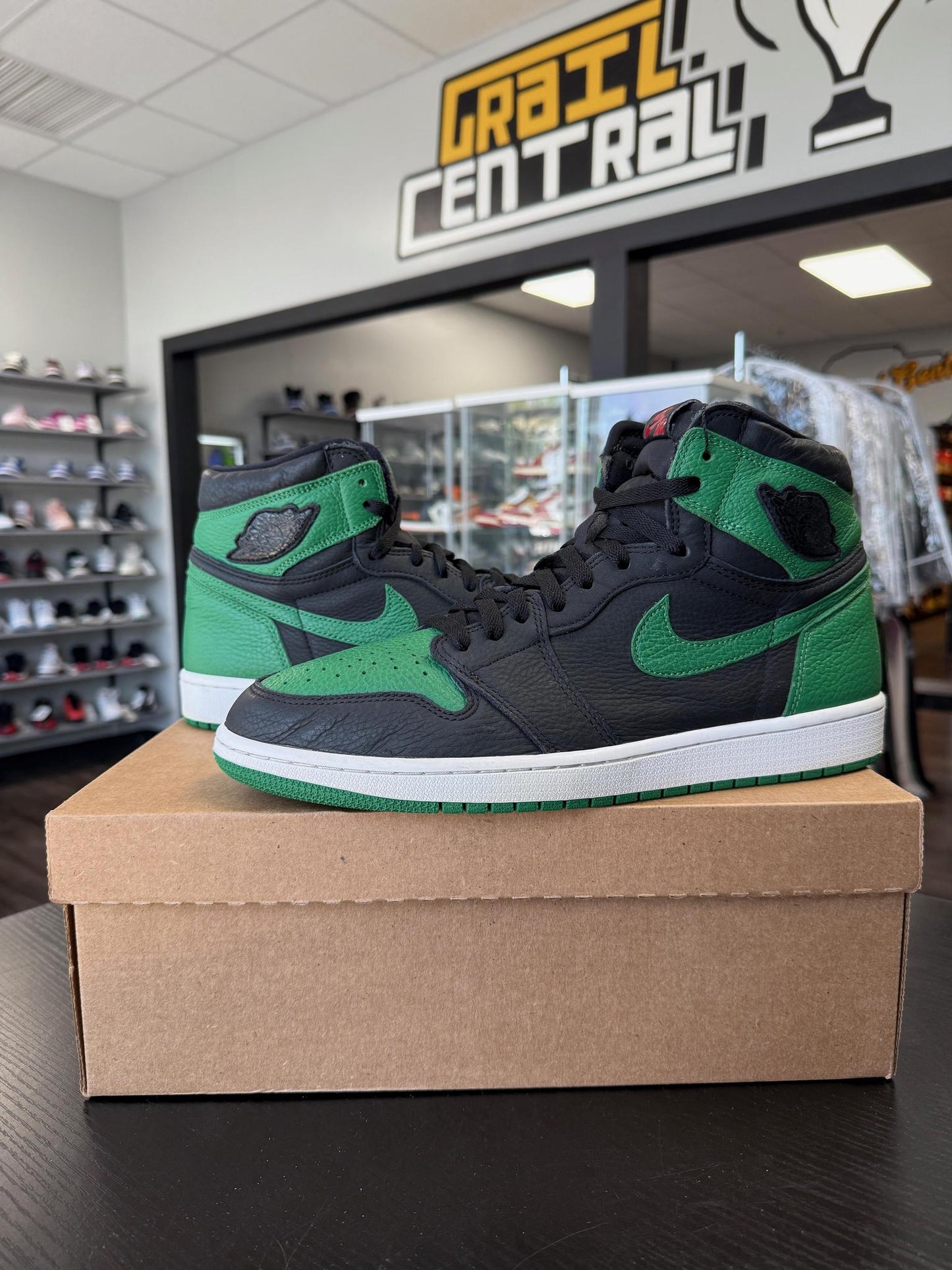 Jordan 1 "Pine Green 2.0" Used Size 12