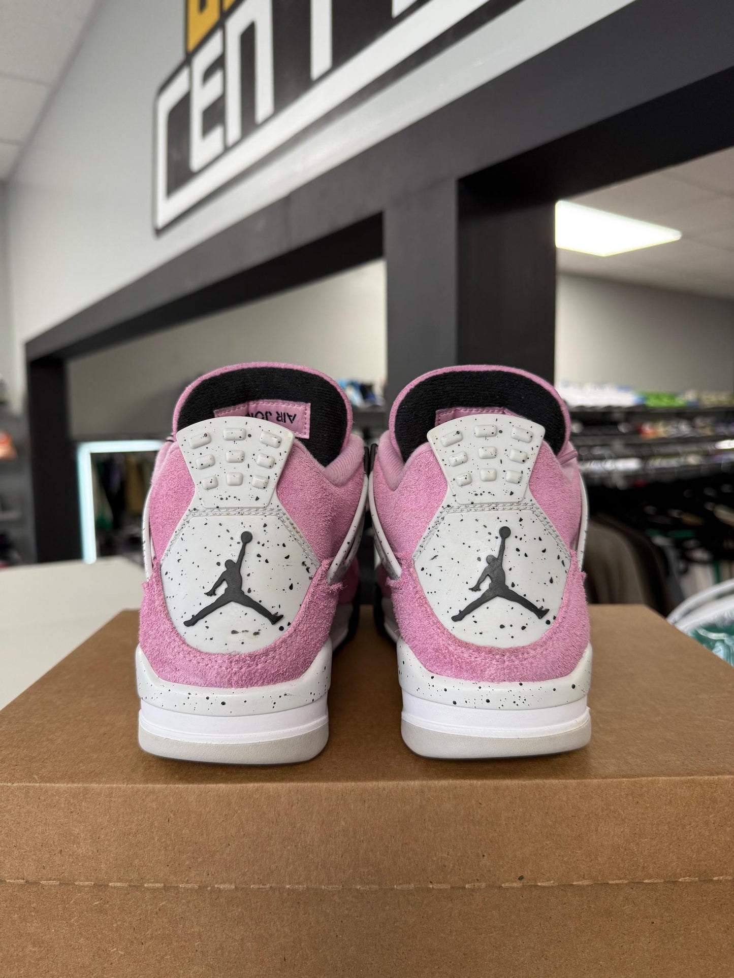 Jordan 4 "Orchid" Used Size 5Y/6.5W