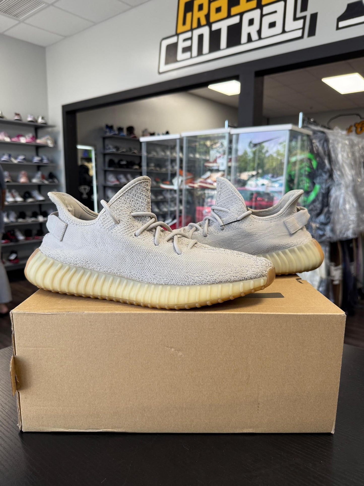 Yeezy 350 V2 "Sesame" Used Size 11.5