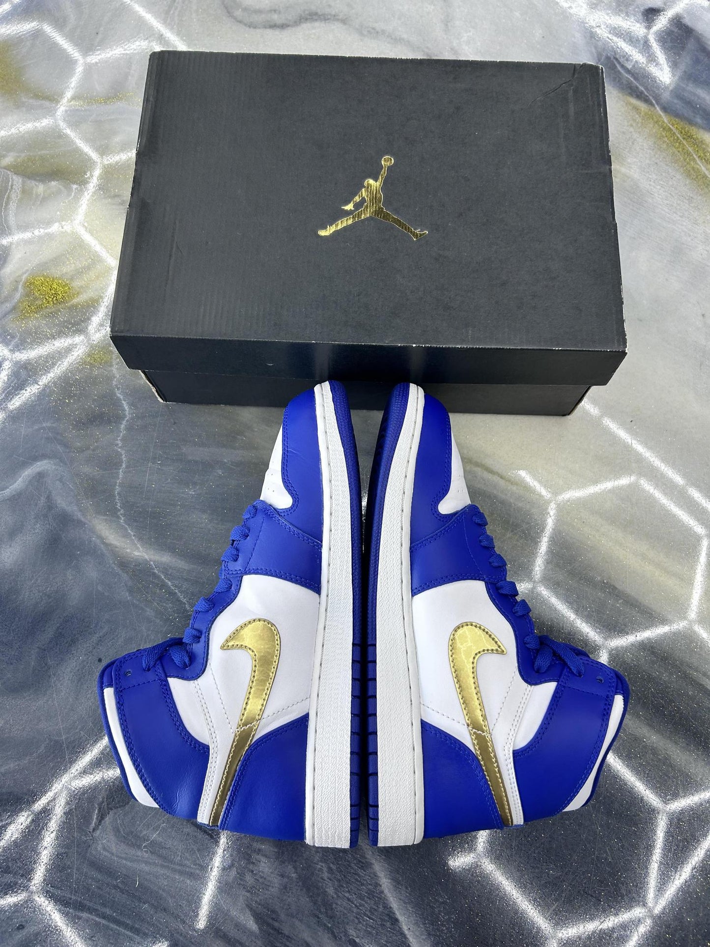 Jordan 1 Mid "Gold Medal" Used Size 7Y/8.5W