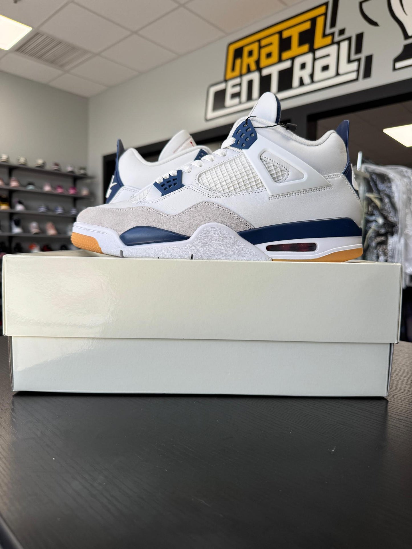 Jordan 4 x SB "Navy" Used Size 13