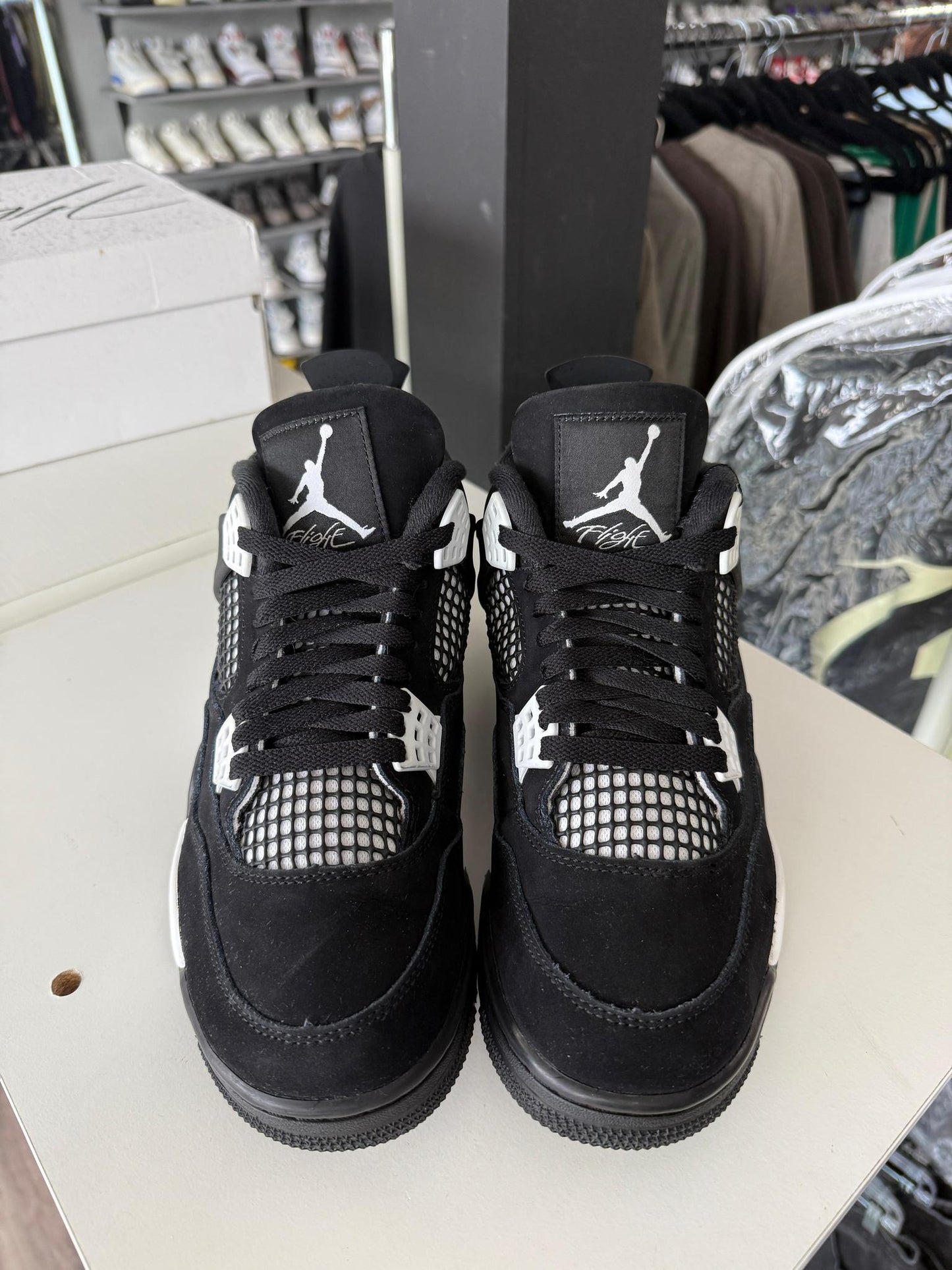 Jordan 4 "White Thunder" Used Size 8.5