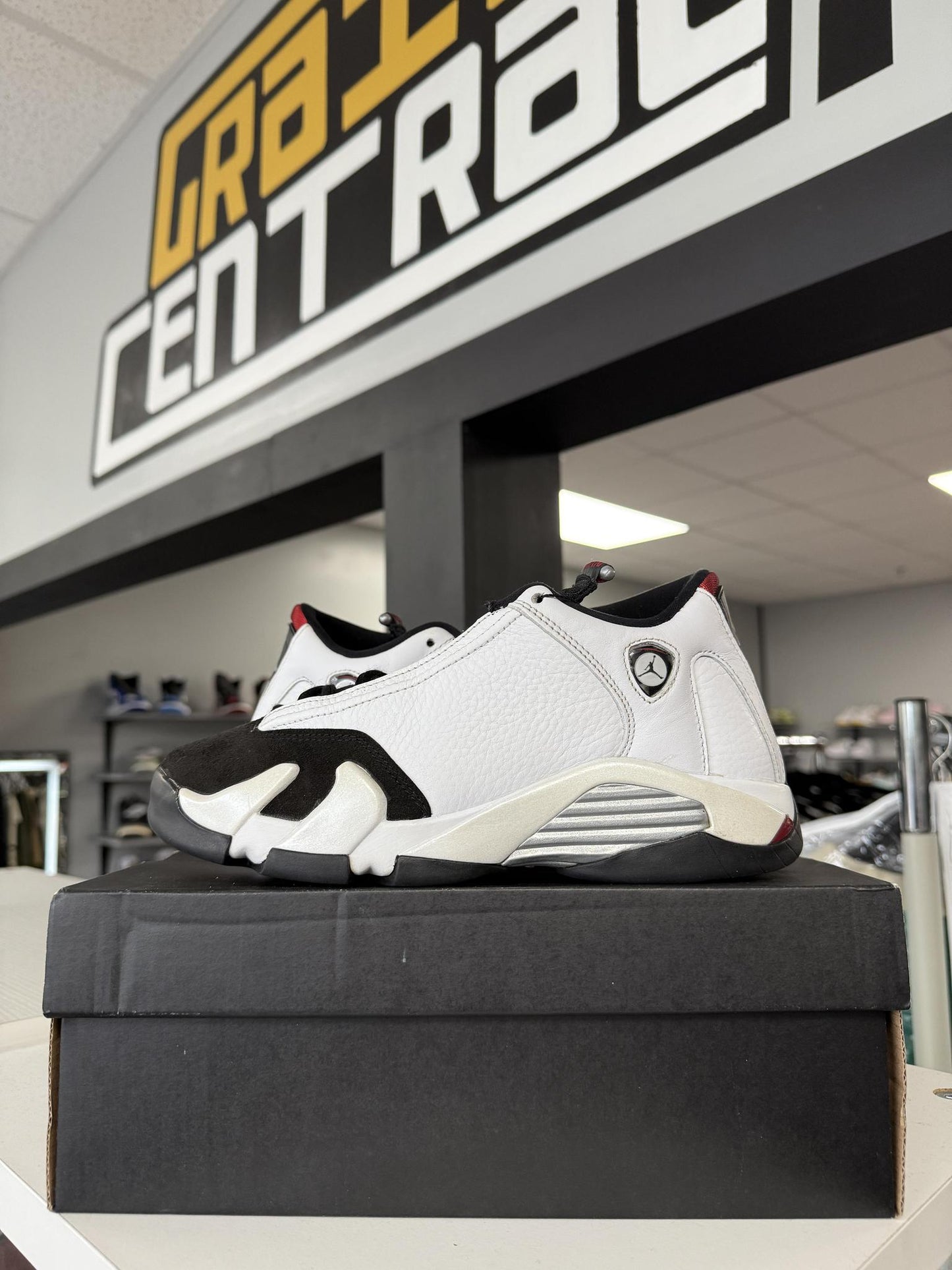 Jordan 14 "Black Toe" Used Size 6.5Y/8W