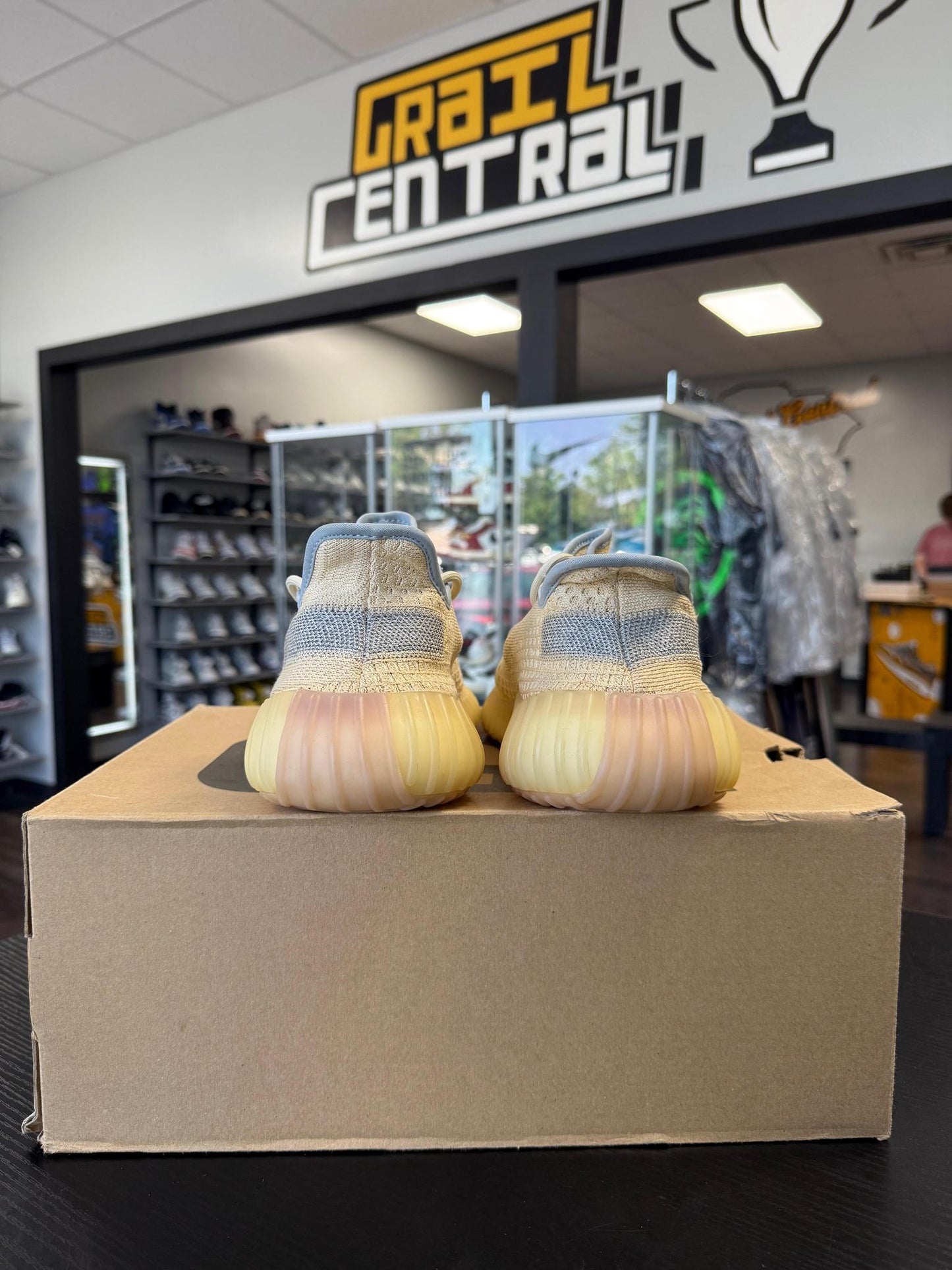 Yeezy 350 V2 "Linen" Used Size 11.5
