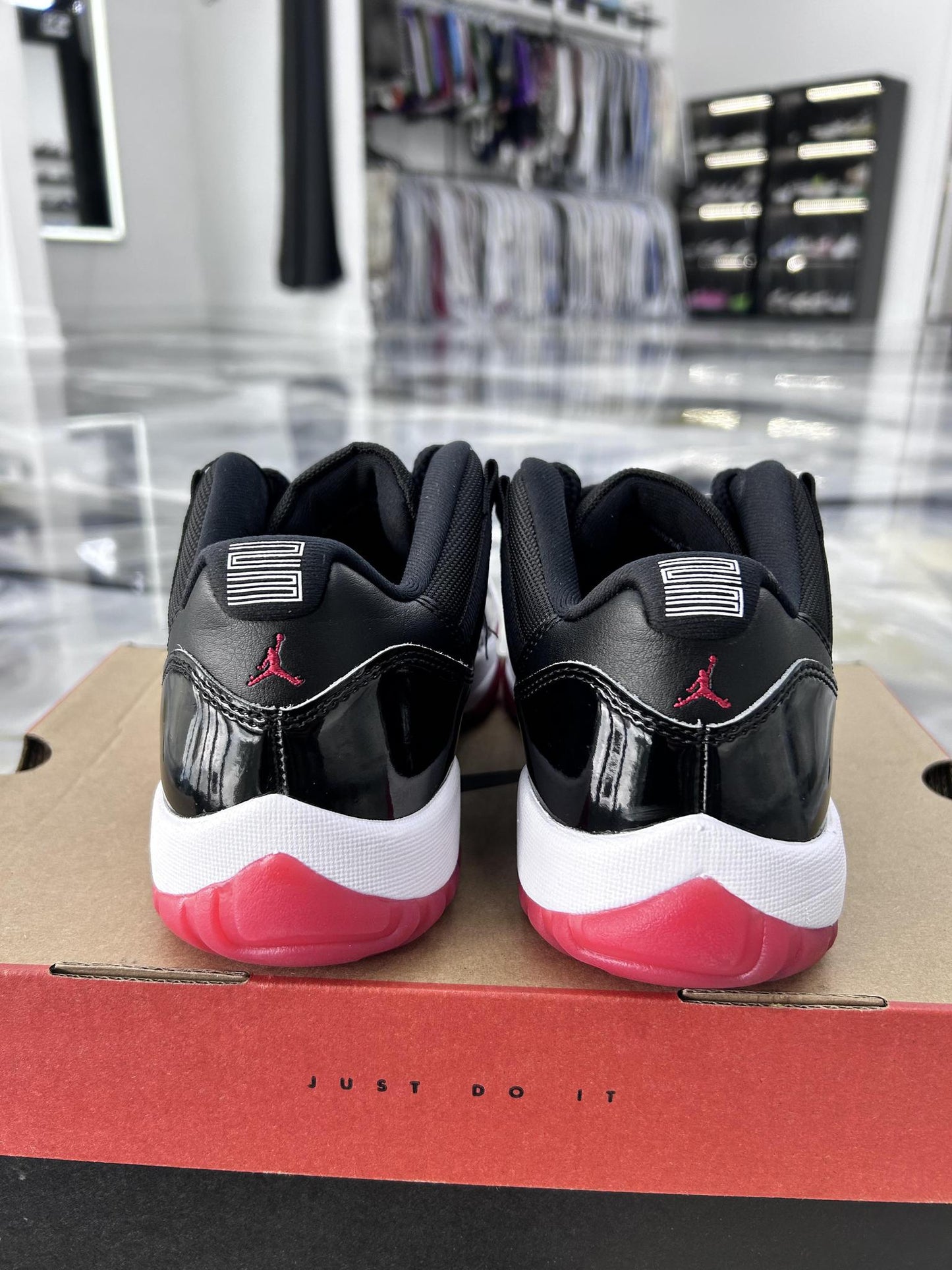 Jordan 11 Low "Bred" Used Size 8