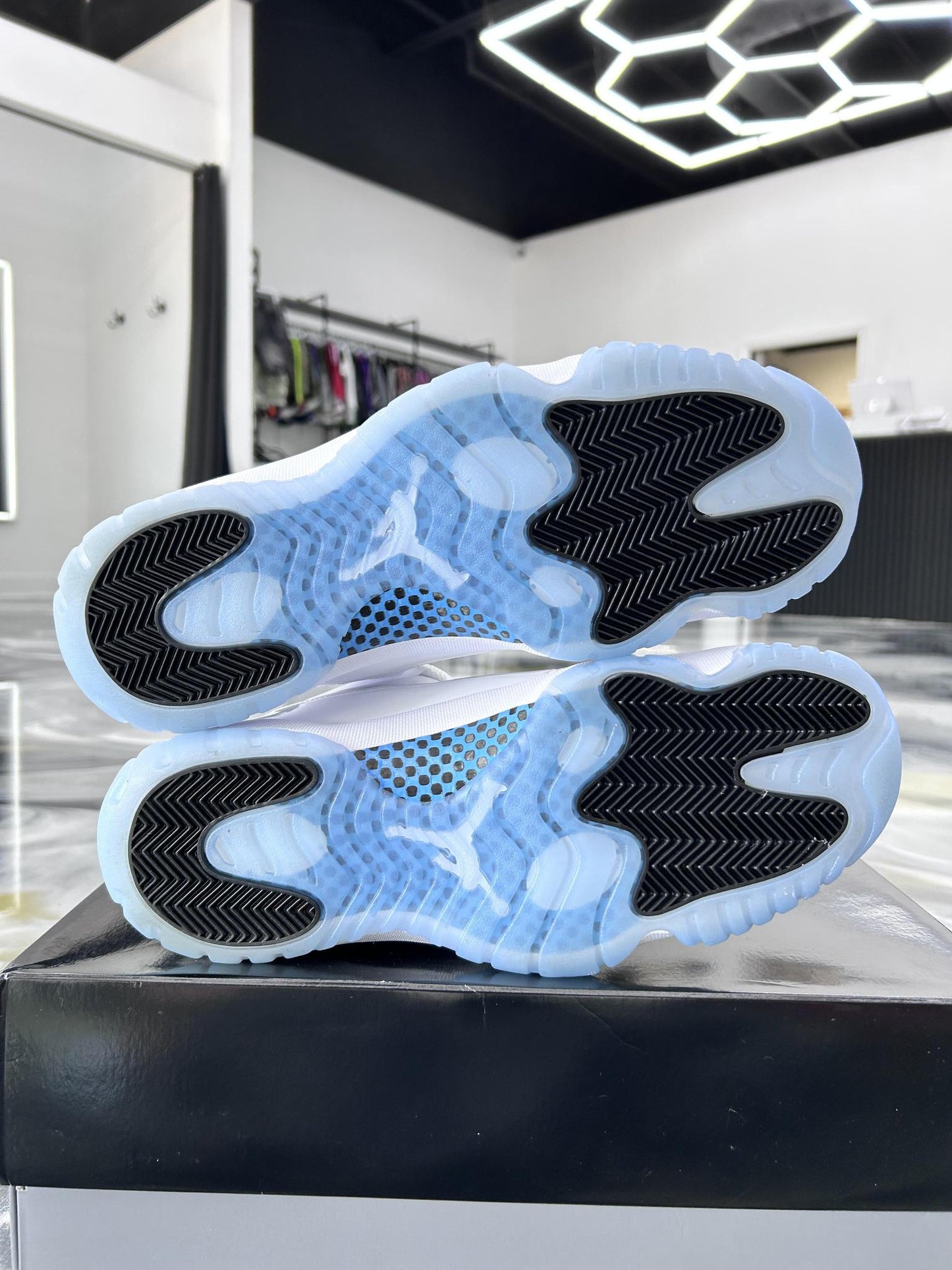 Jordan 11 "Legend Blue" Used Size 12