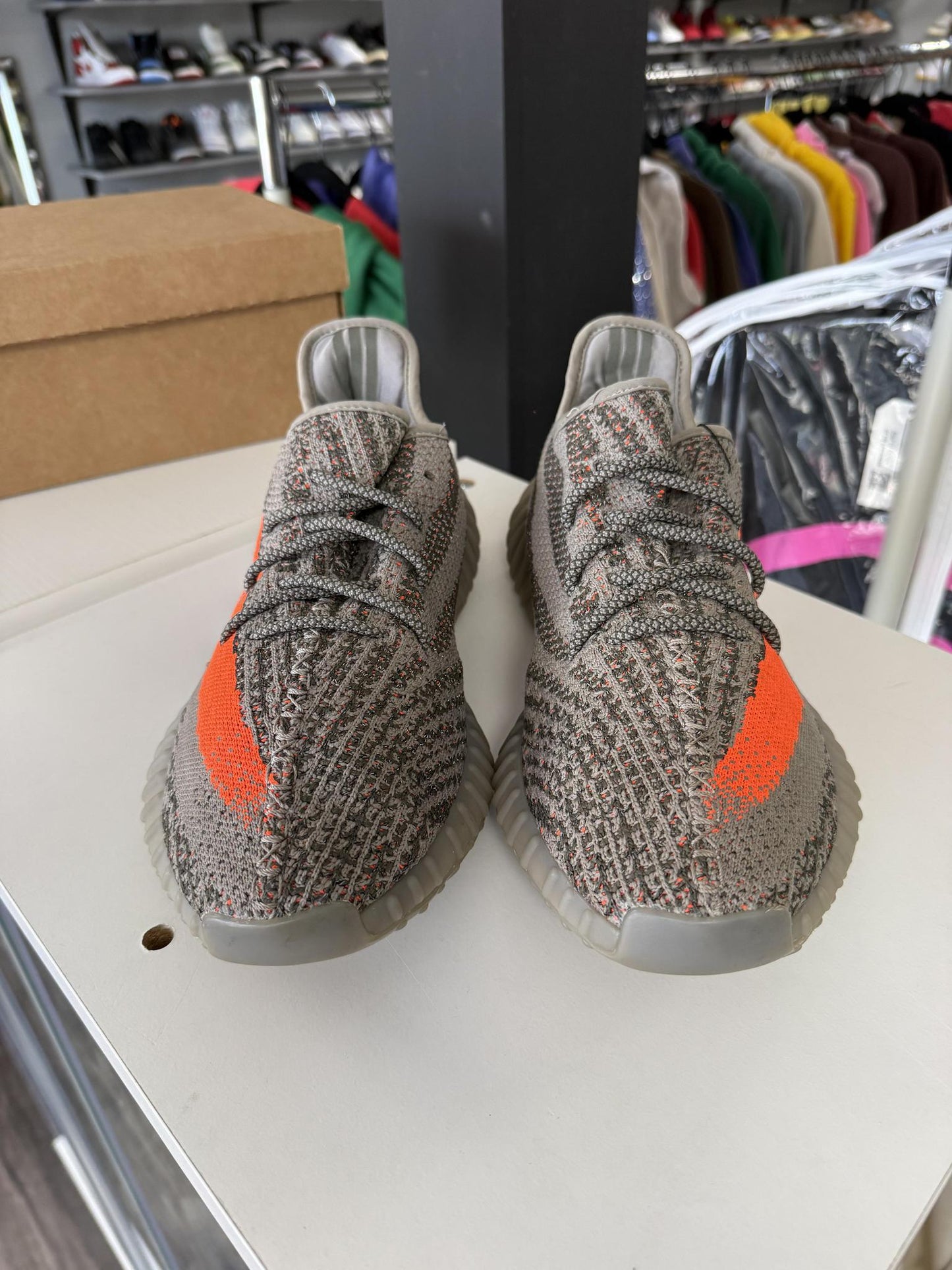 Yeezy 350 V2 "Carbon Beluga" Used Size 11.5