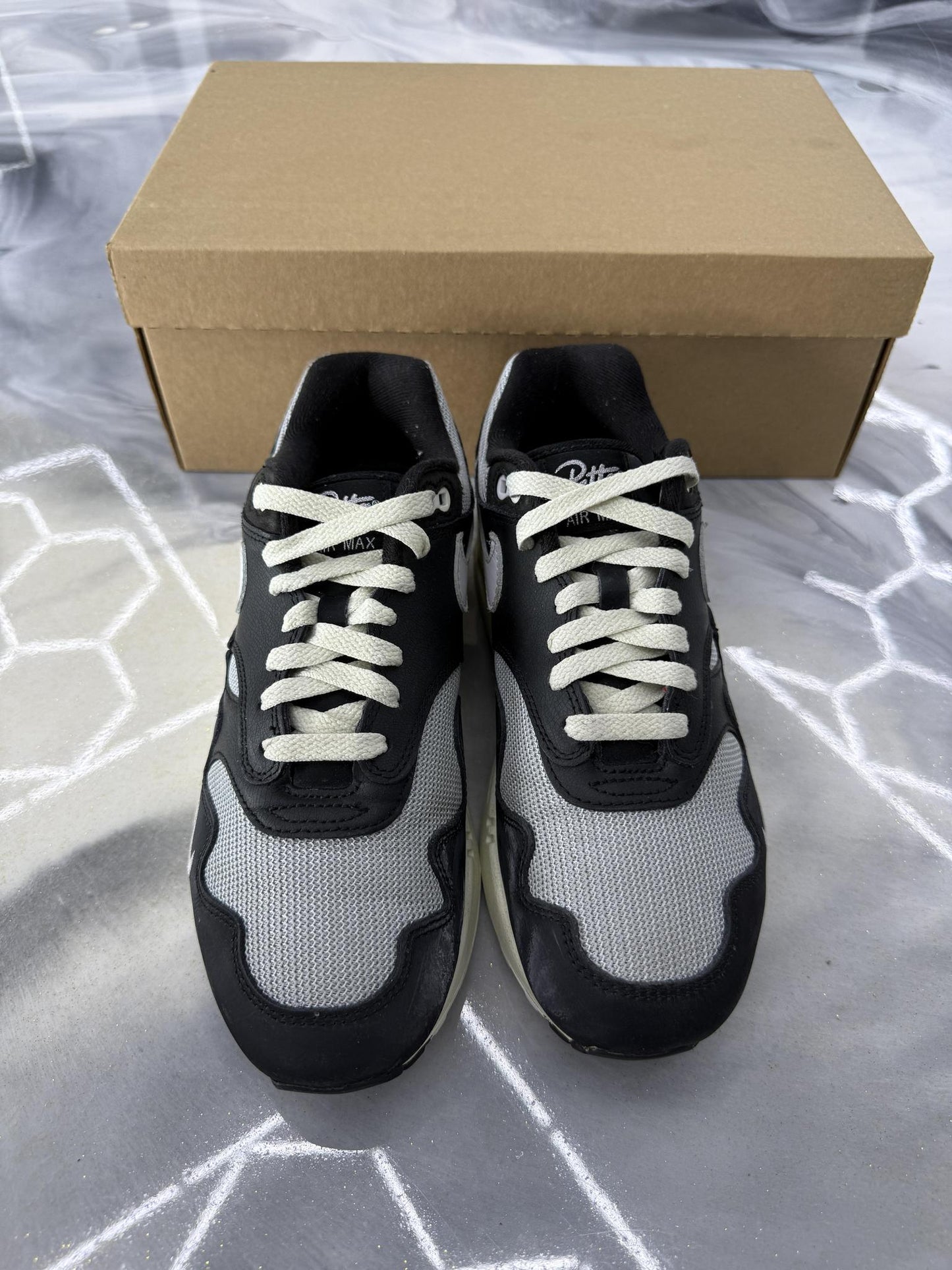 Nike Air Max 1 x Patta Waves "Black/Grey" Used Size 7.5