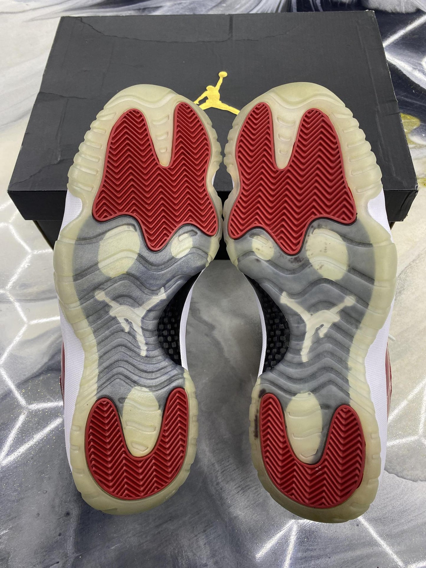 Jordan 11 Low "Cherry" Used Size 12