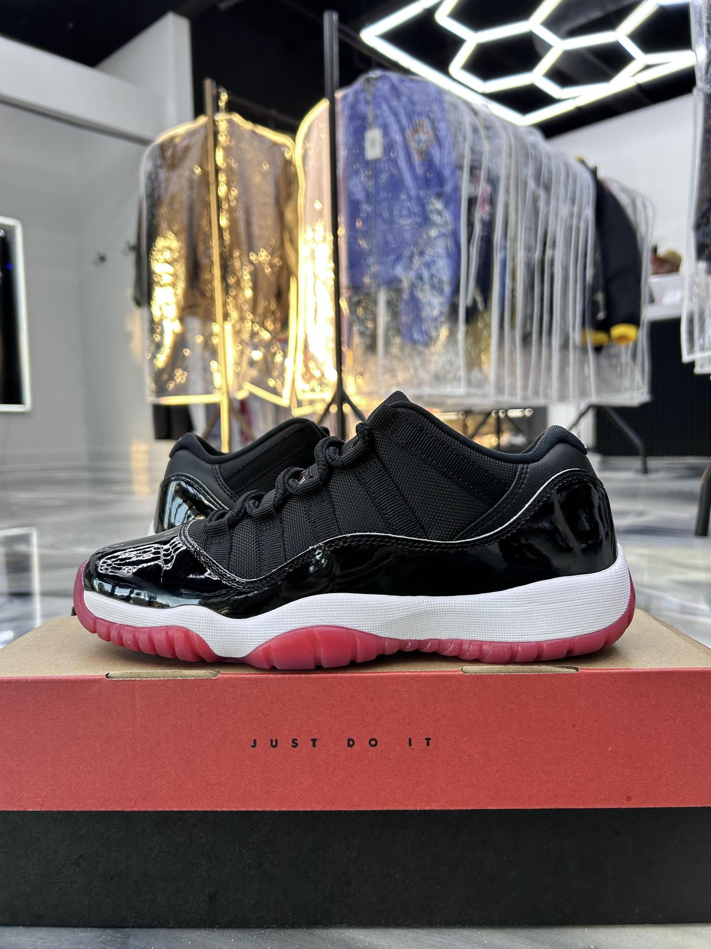 Jordan 11 Low "Bred" Used Size 7Y/8.5W