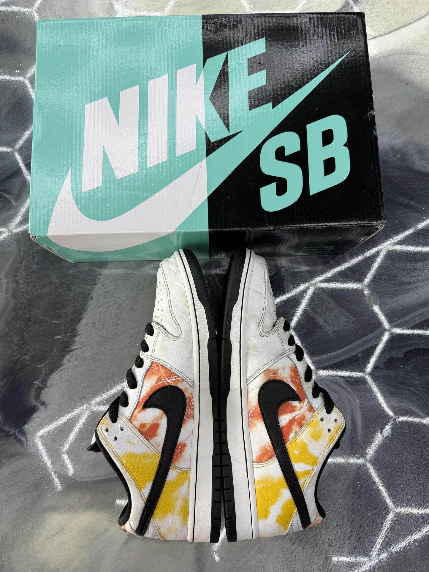 Dunk Low SB "Raygun" Used Size 10
