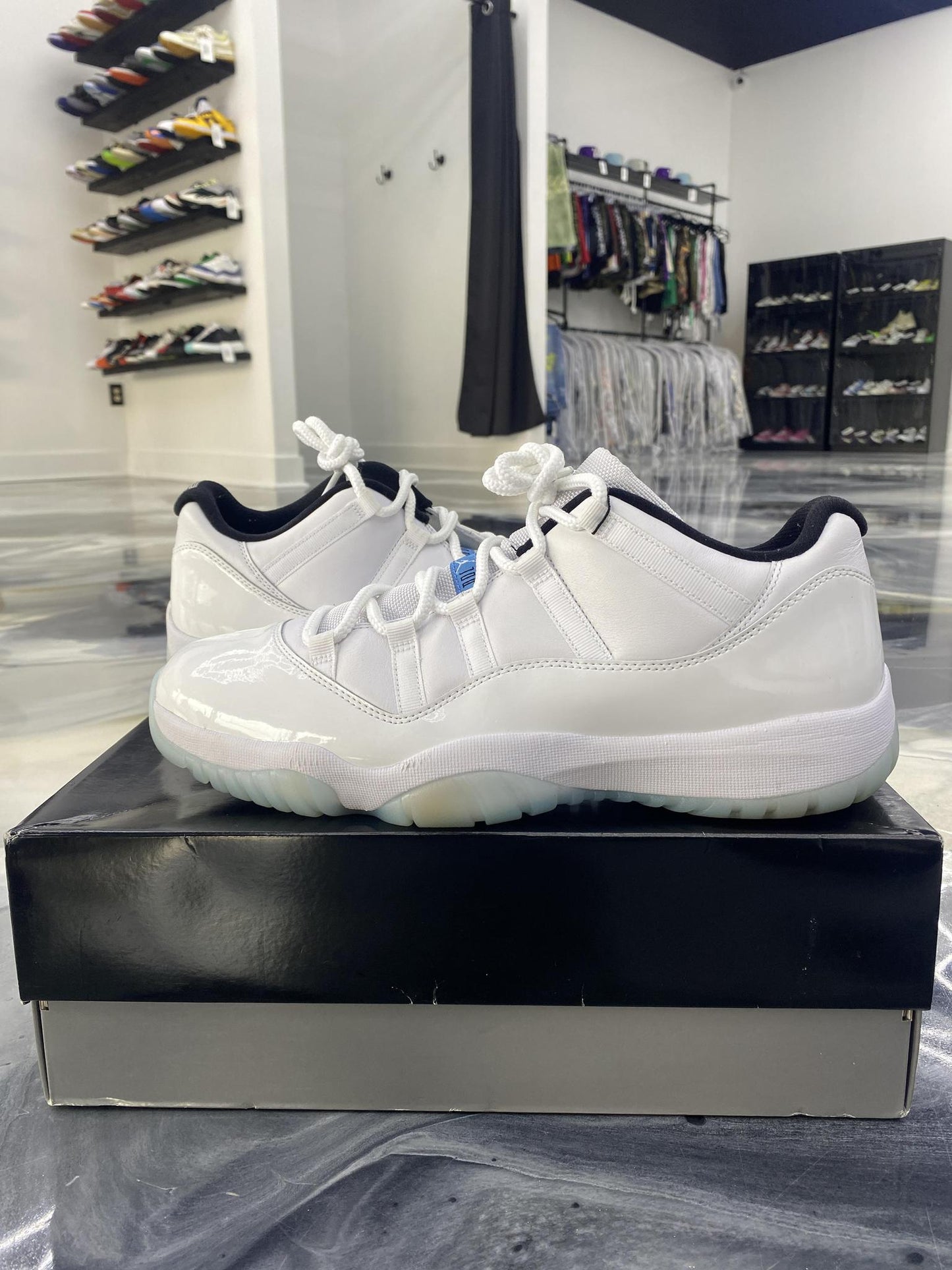 Jordan 11 Low "Legend Blue" Used Size 13