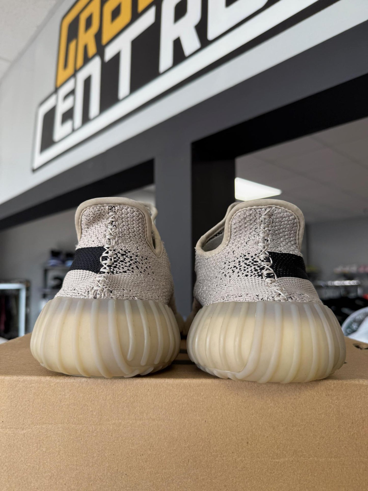 Yeezy 350 V2 "Slate" Used Size 9