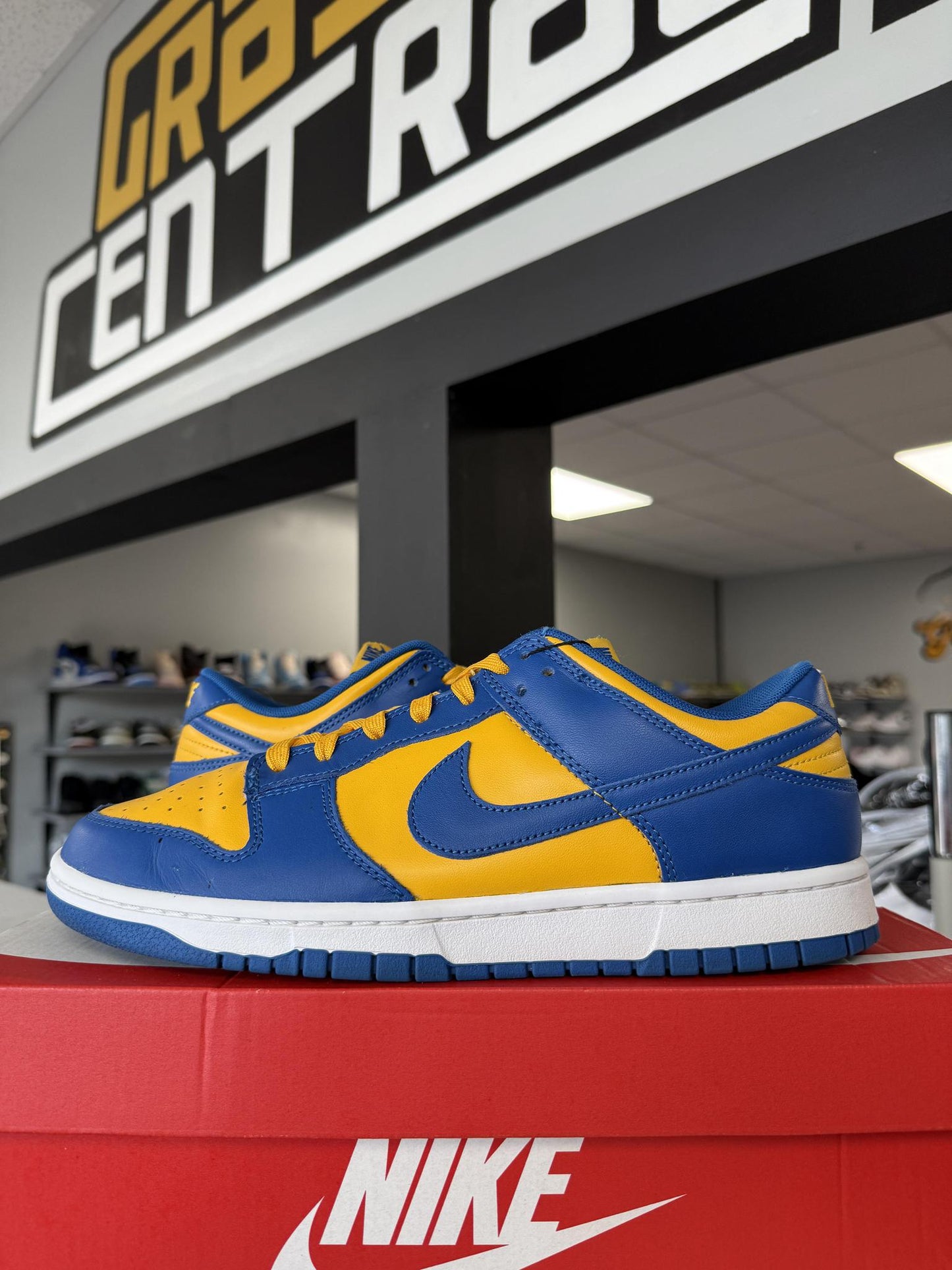 Nike Dunk Low "UCLA" Used Size 10
