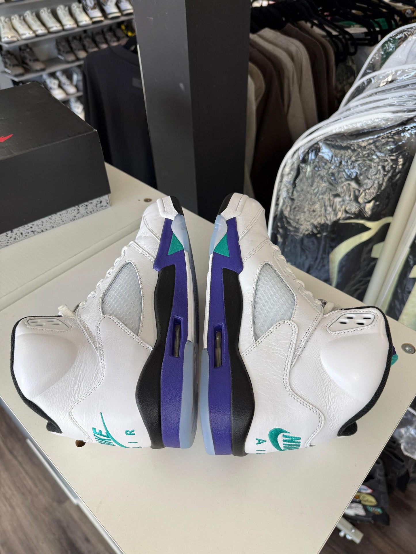 Jordan 5 "Grape" Used Size 9.5
