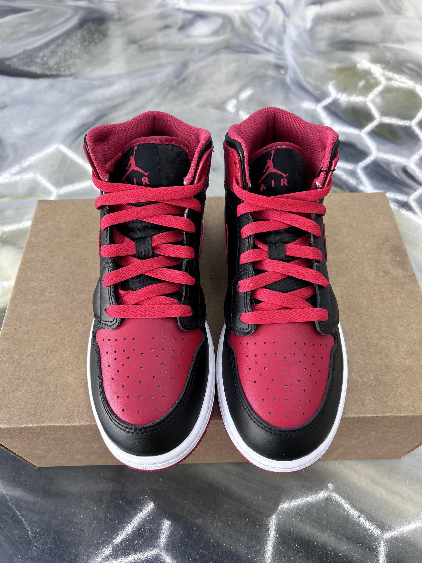 Jordan 1 Mid Alternate Bred Used Size 6Y/7.5W