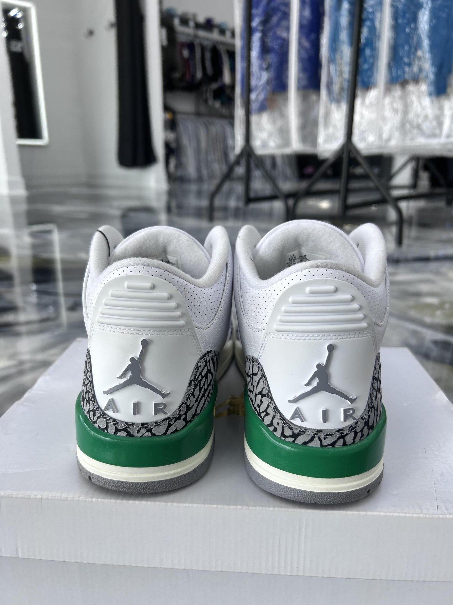 Jordan 3 "Lucky Green" Used Size 9