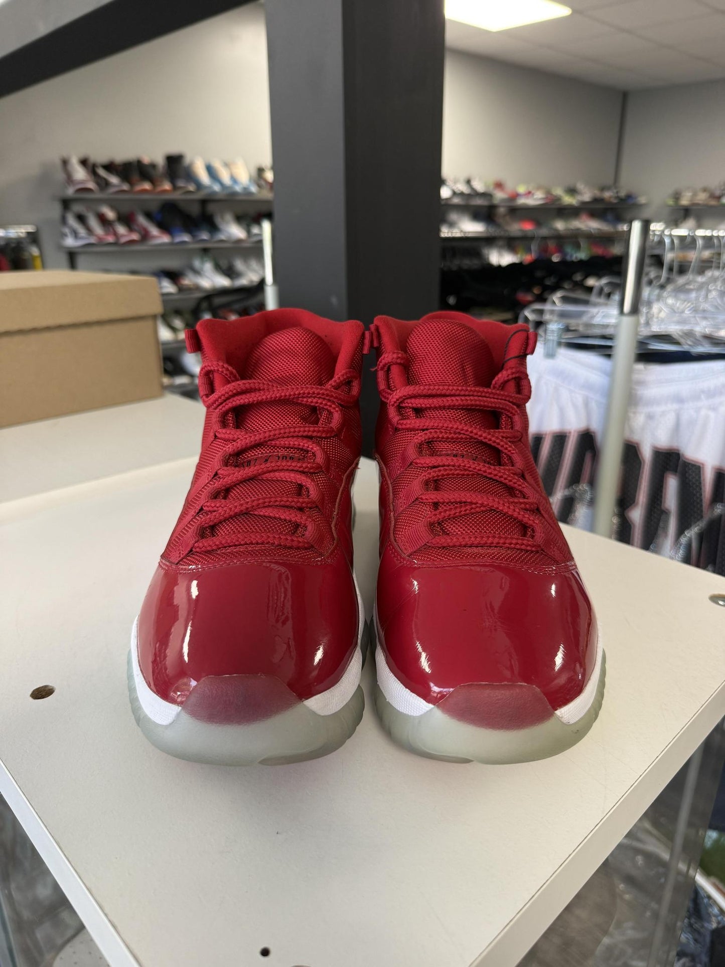 Jordan 11 "Win Like '96" Used Size 9