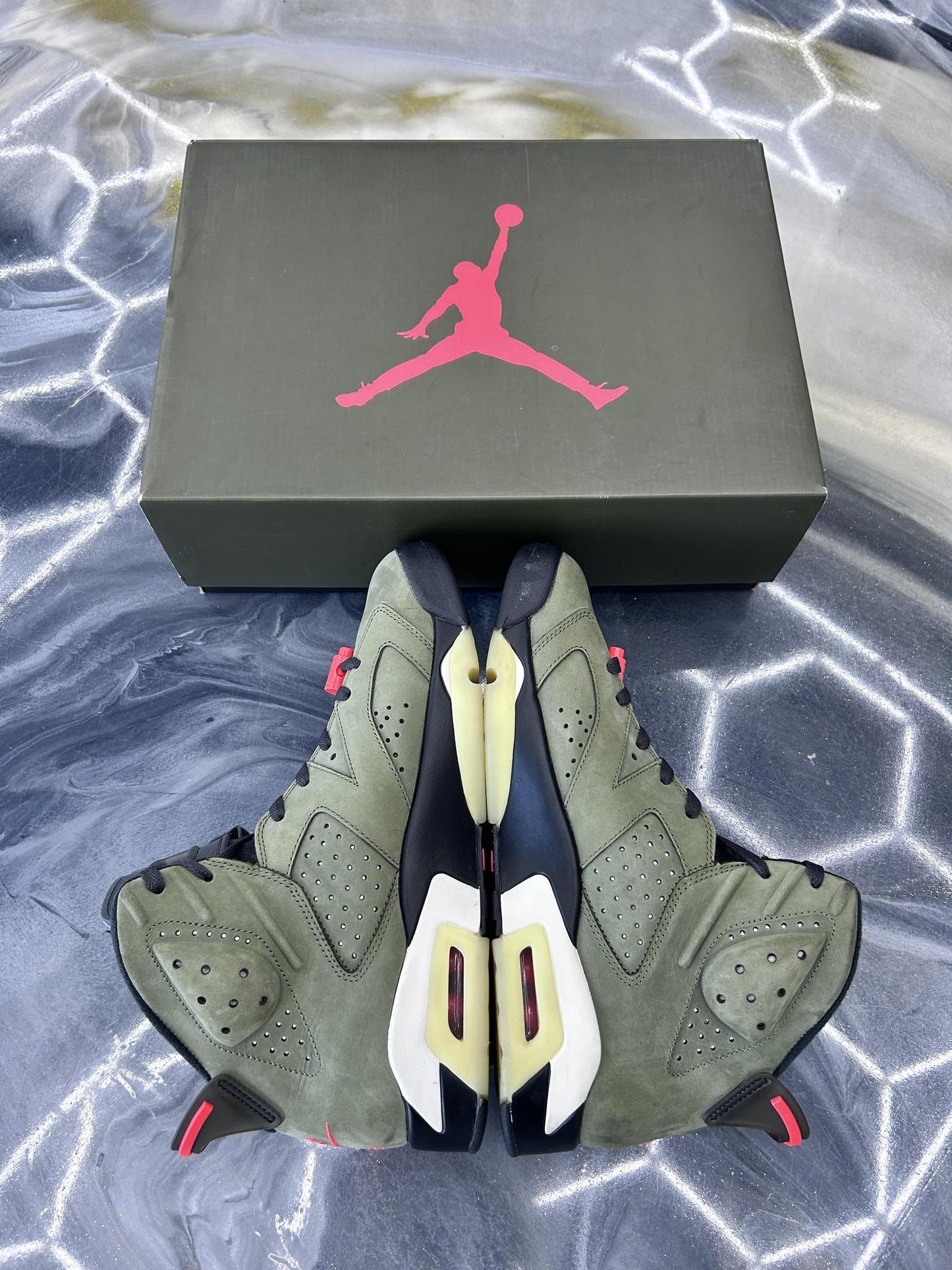 Jordan 6 x Travis Scott "Olive" Used Size 10.5