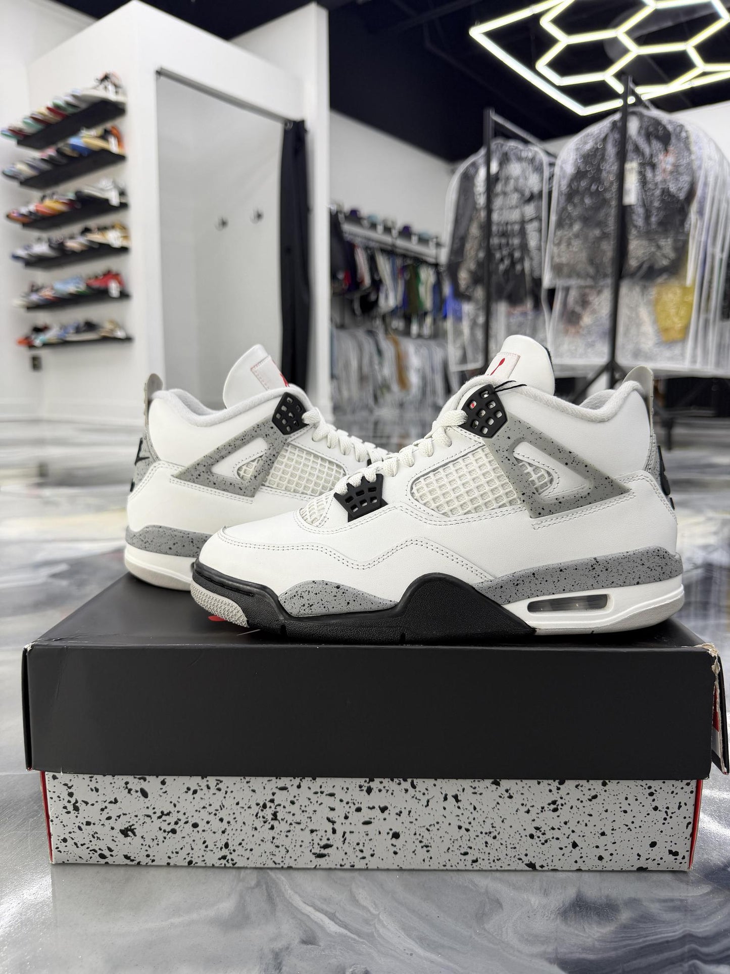 Jordan 4 "White Cement" Used Size 7.5
