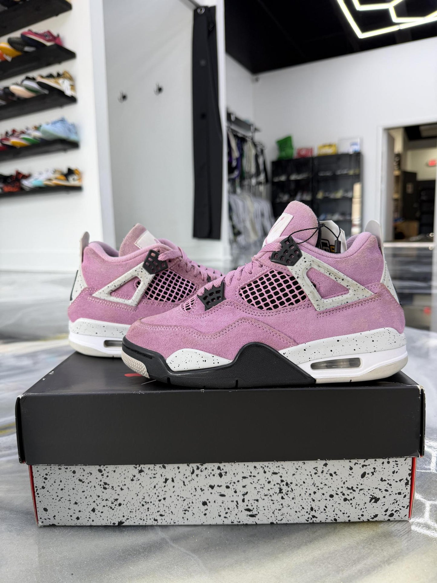 Jordan 4 "Orchid" Used Size 5Y/6.5W