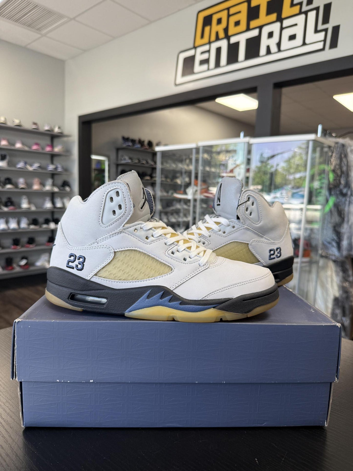 Jordan 5 A Ma Maniere "Dawn" Used Size 8