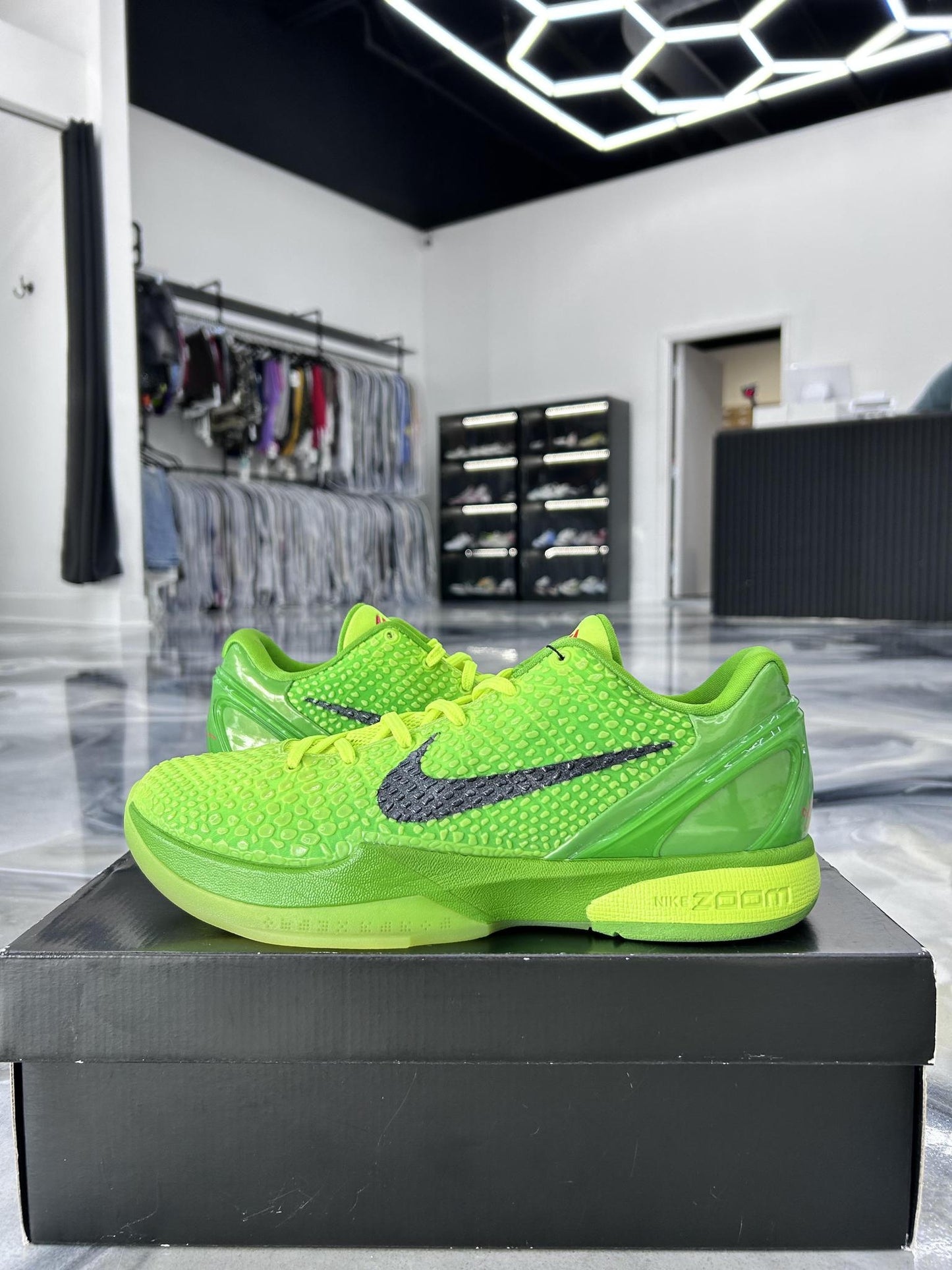 Nike Kobe 6 "Grinch" Used Size 11