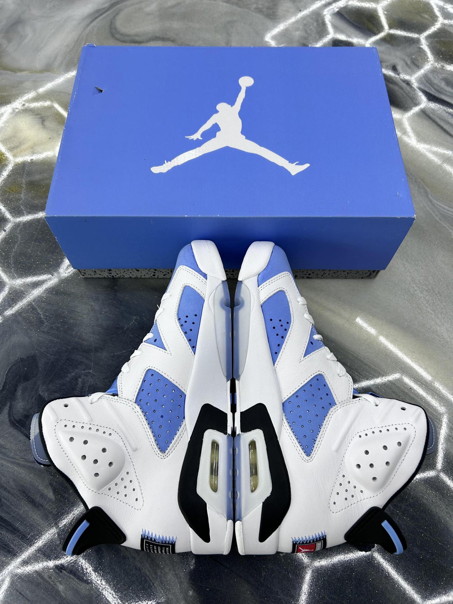 Jordan 6 "UNC" Used Size 8.5
