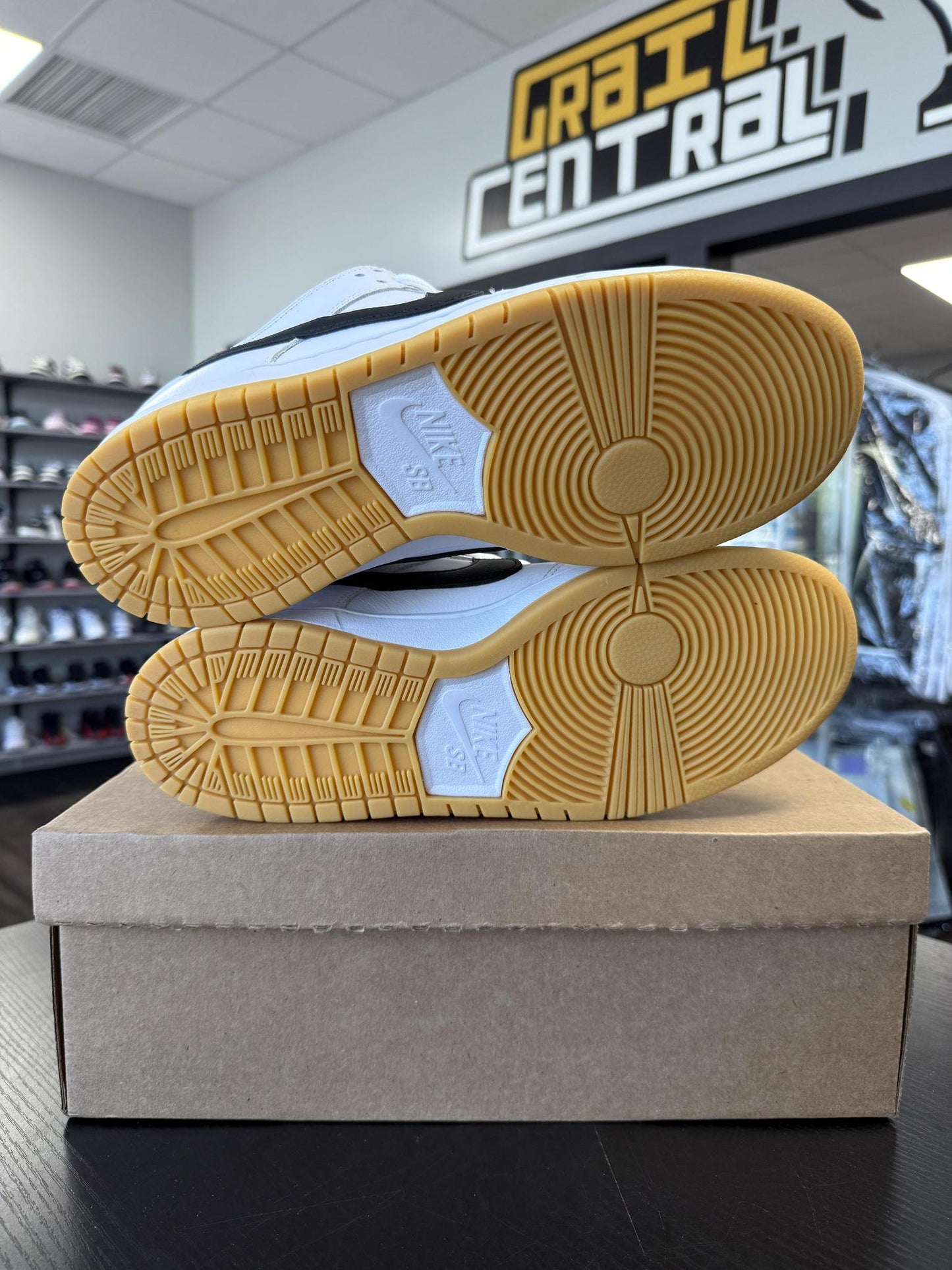 Nike SB Dunk Low "White Gum" Used Size 10.5