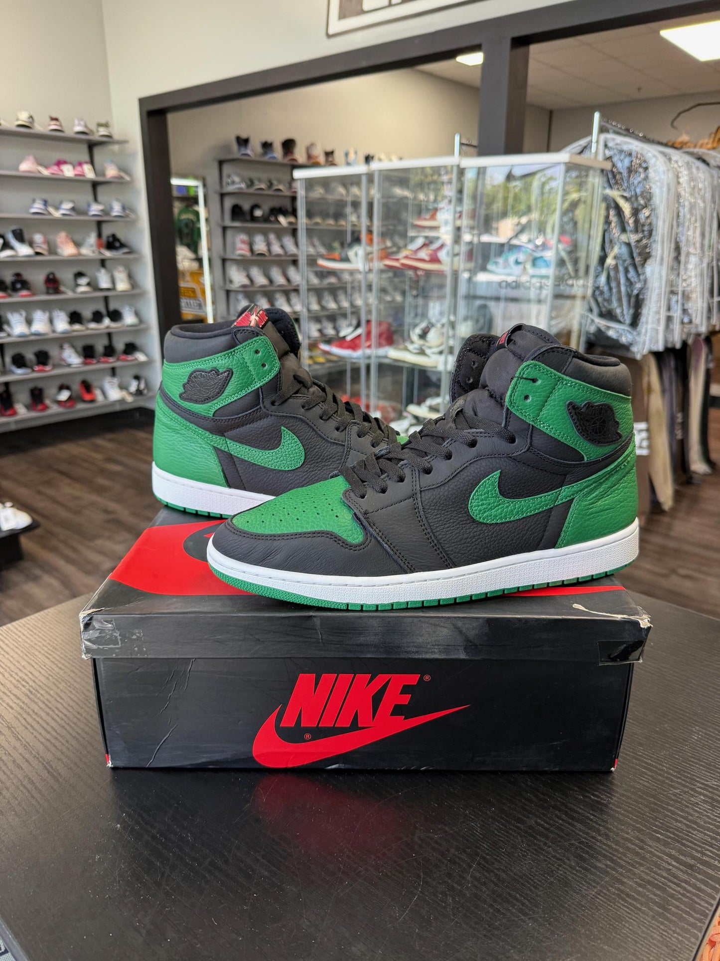 Jordan 1 "Pine Green 2.0" Used Size 13