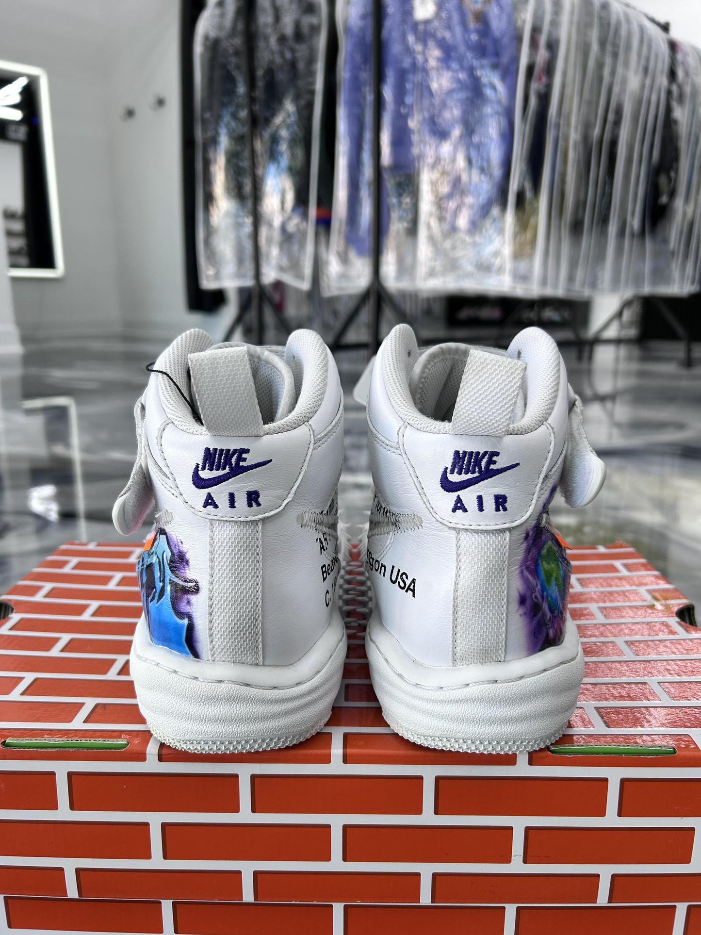Air Force 1 Mid x Off White "Graffiti" Used Size 9.5