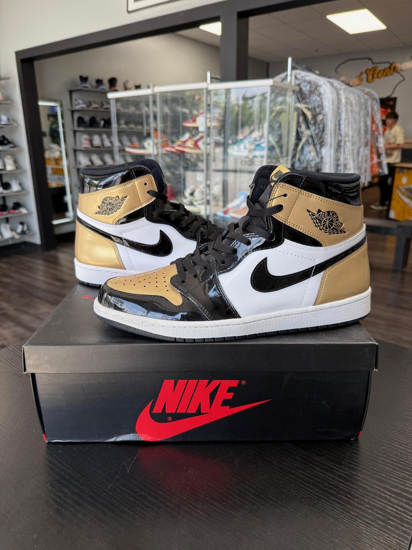 Jordan 1 "Black Metallic Gold" Used Size 13