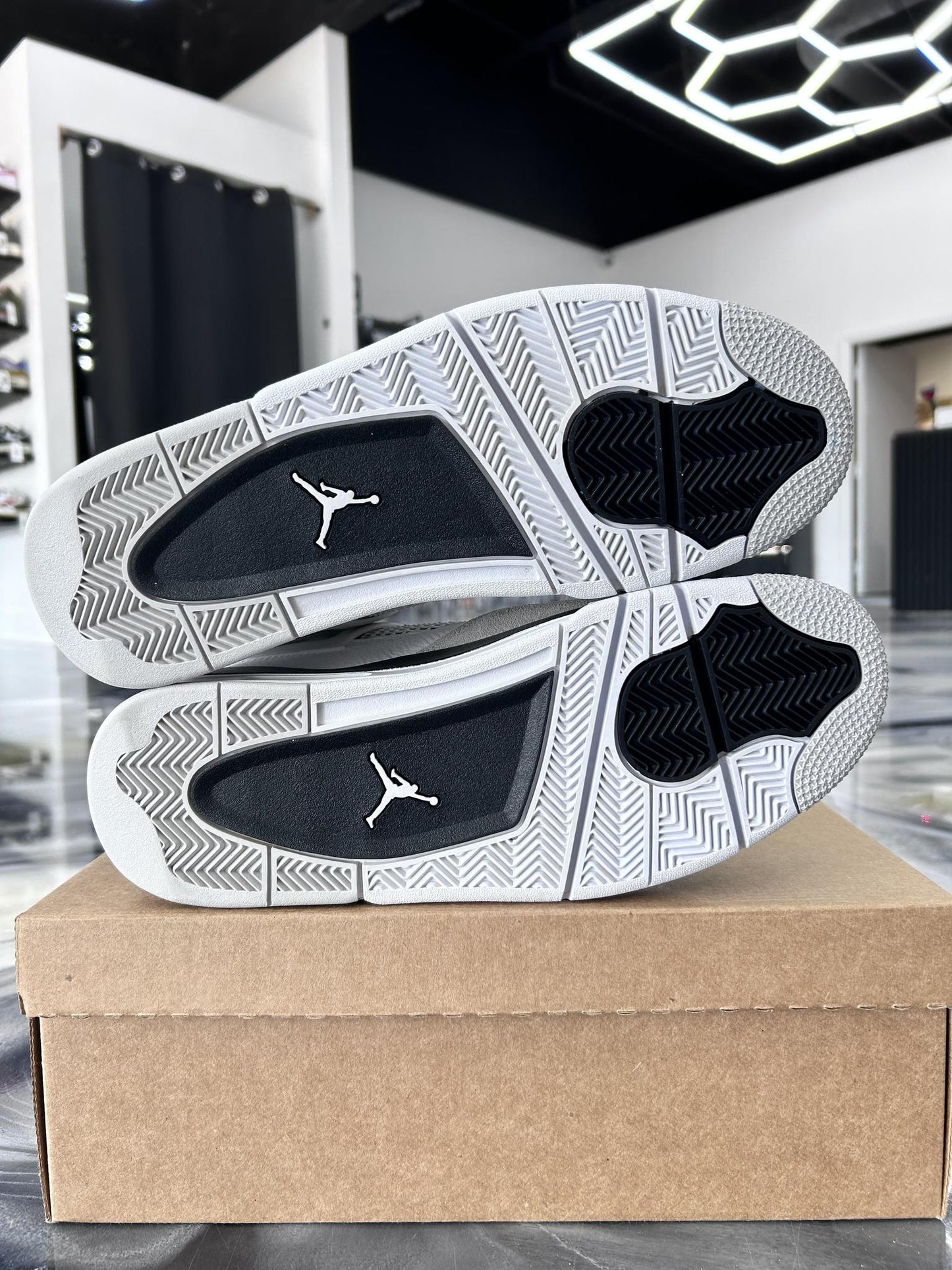 Jordan 4 "Military Black" Used Size 11.5