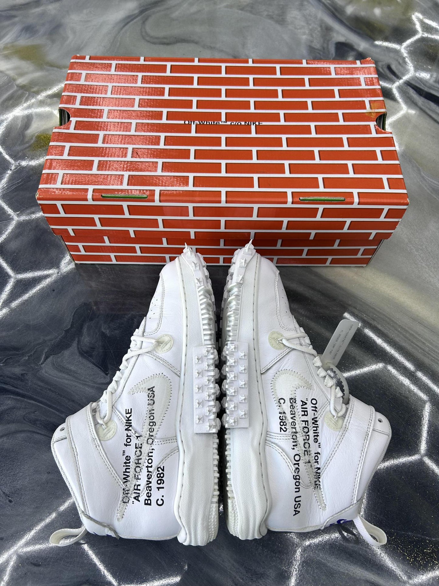 Air Force 1 Mid x Off White "Graffiti" Used Size 9.5