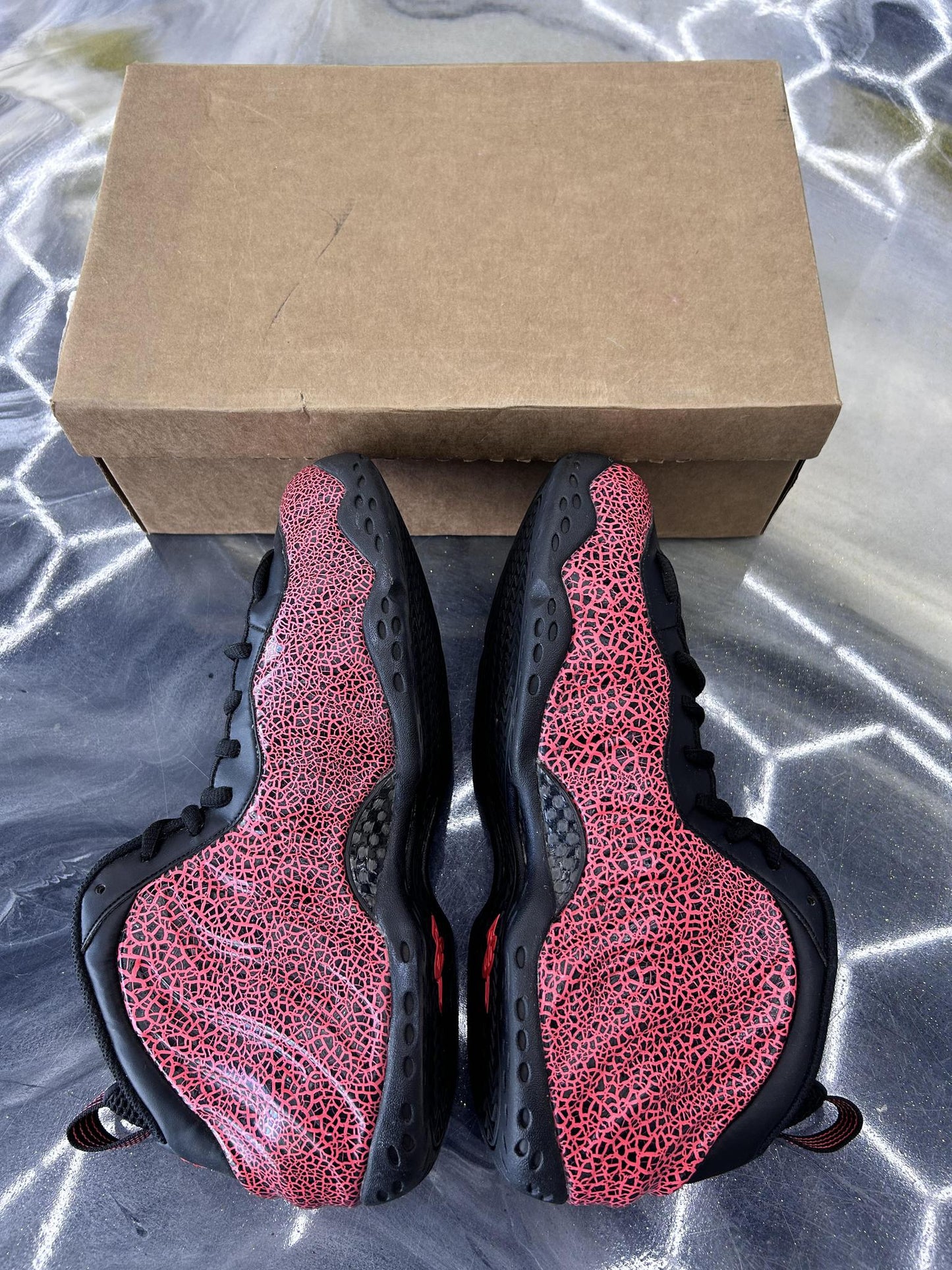 Nike Foamposite Cracked Lava Used Size 11.5