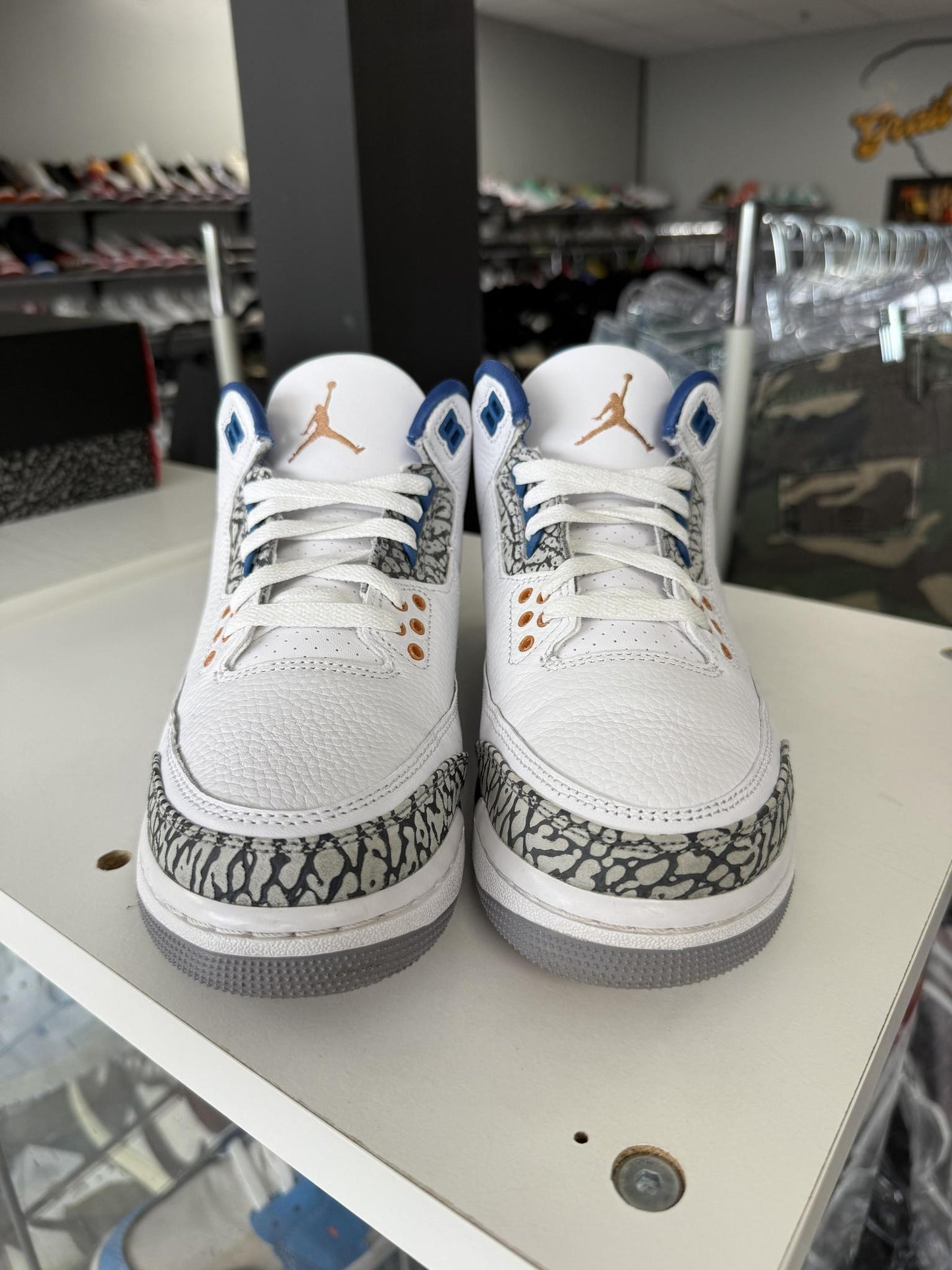 Jordan 3 "Wizards" Used Size 7Y/8.5W