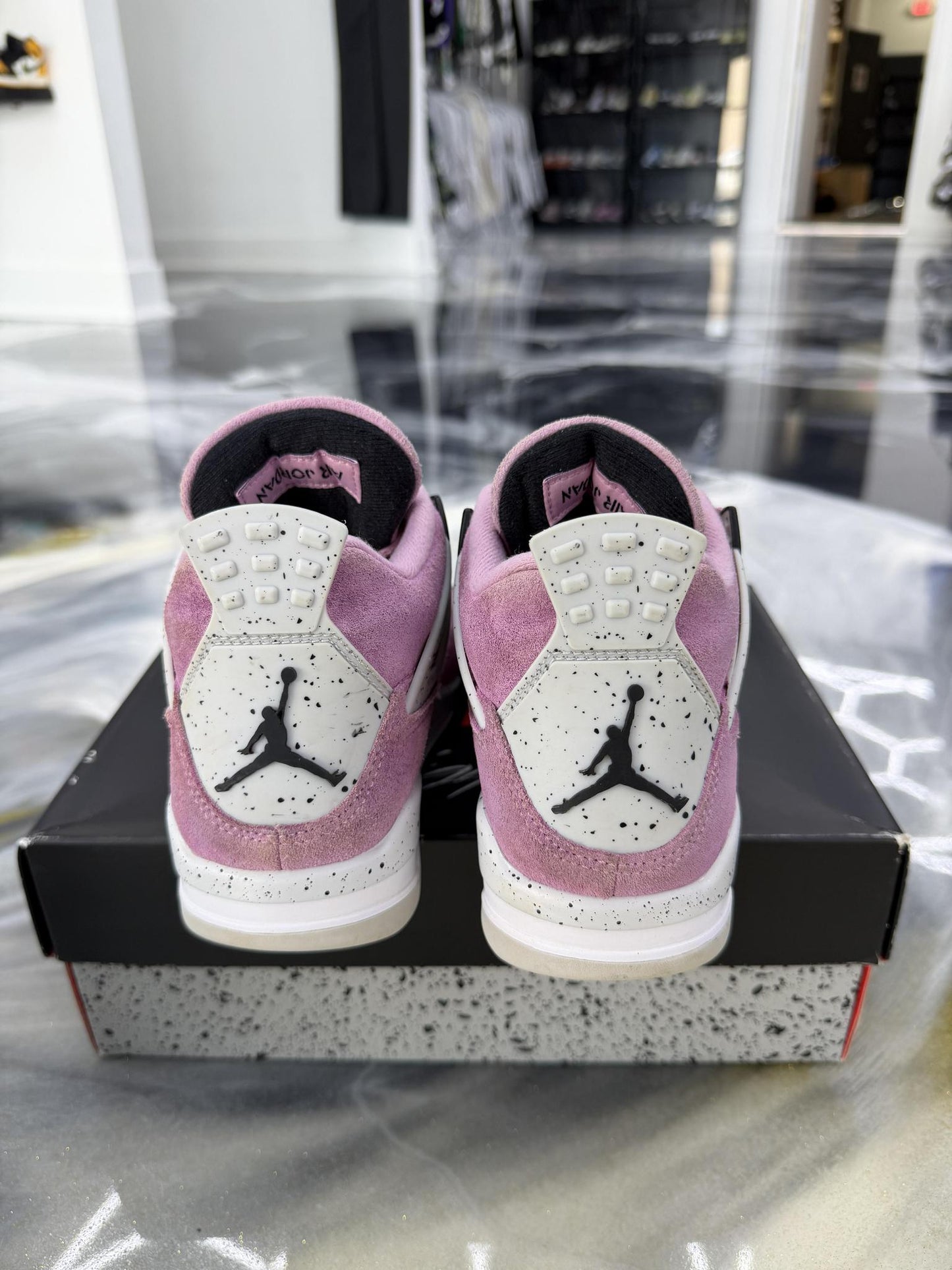 Jordan 4 "Orchid" Used Size 5Y/6.5W