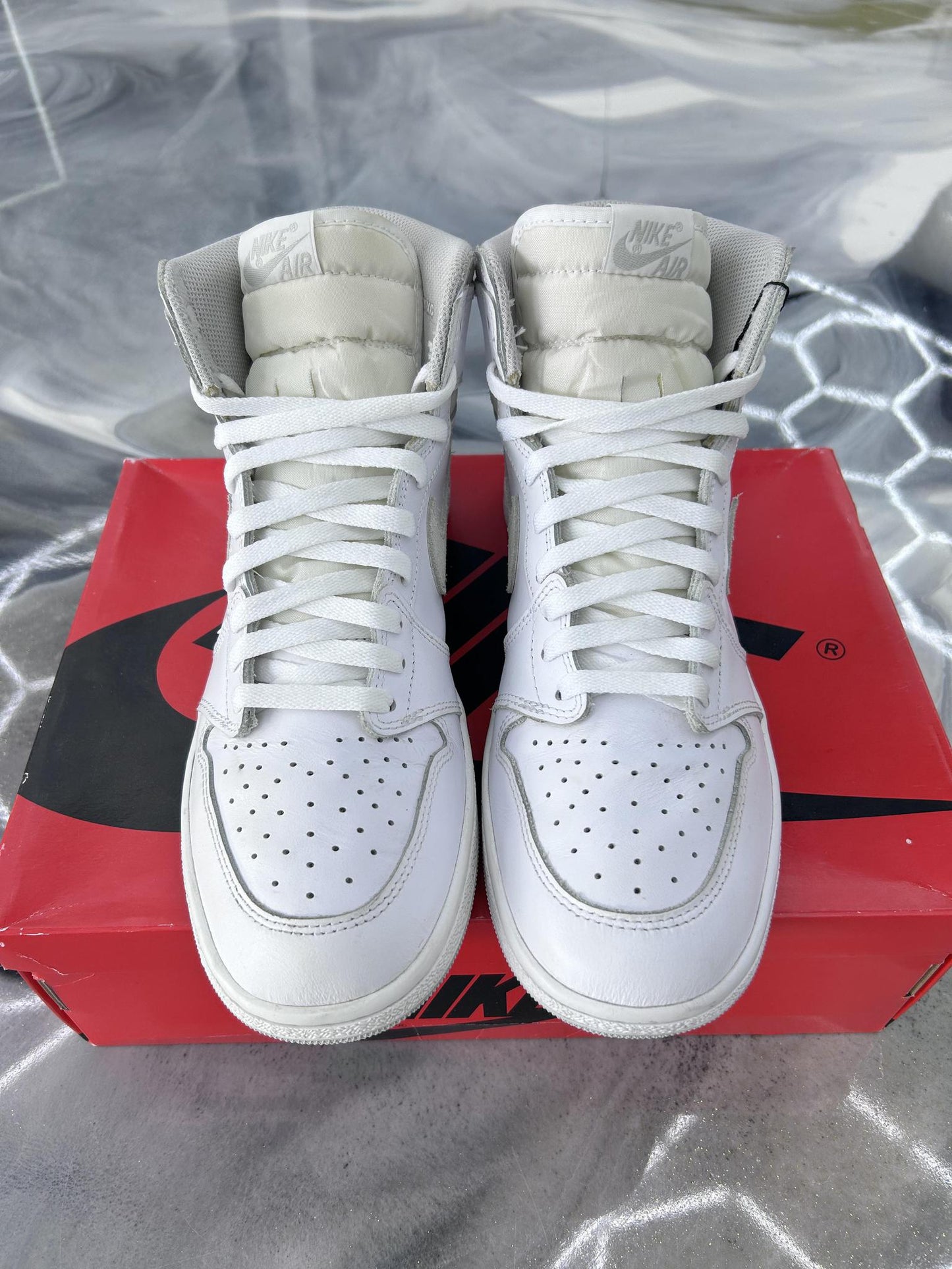 Jordan 1 "Neutral Grey" Used Size 10.5