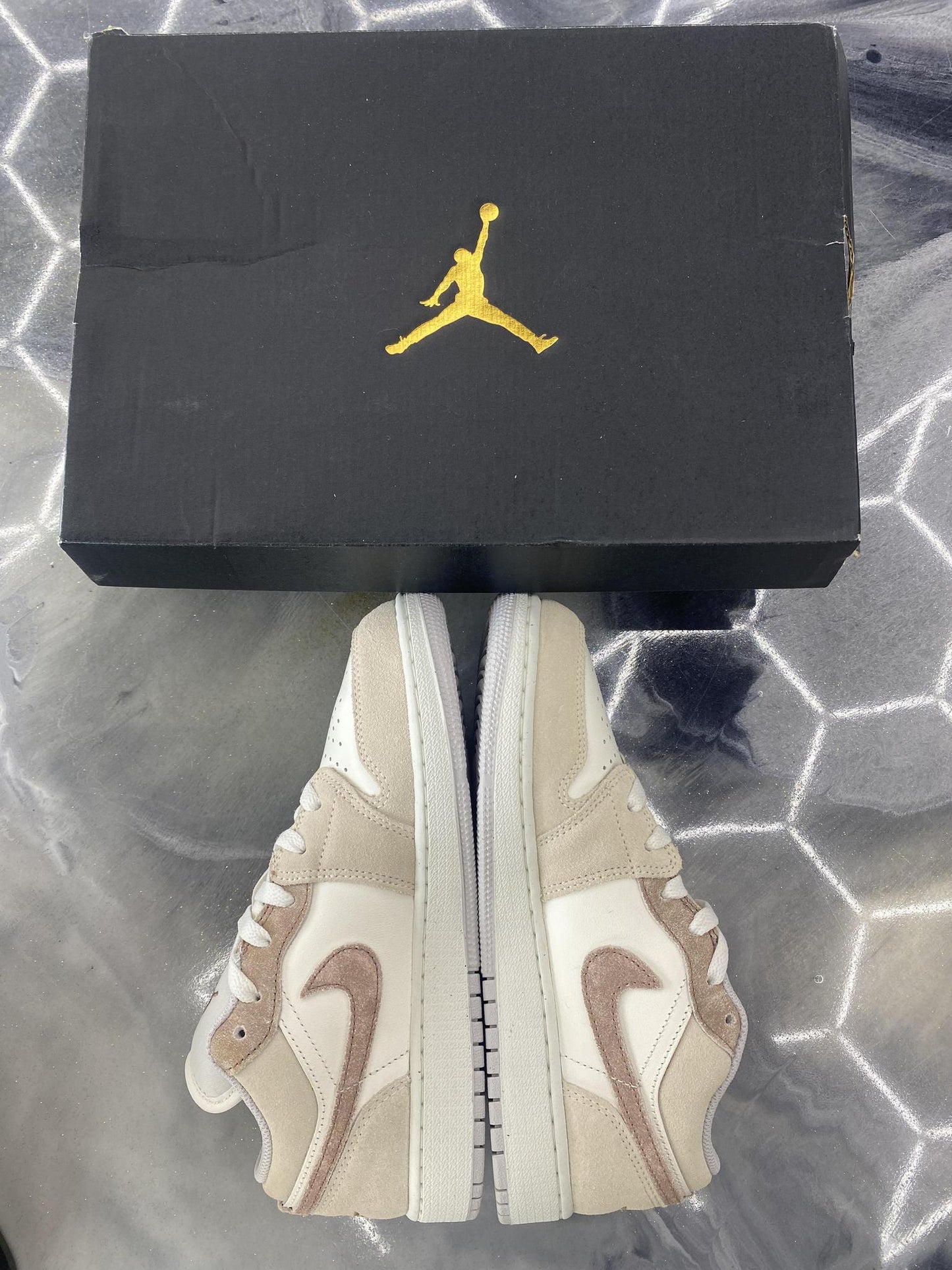 Jordan 1 Low "Light Brown" Used Size 6Y/7.5W