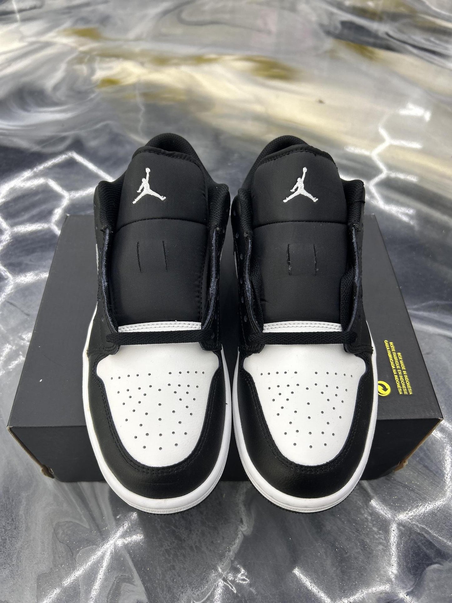 Jordan 1 Low "White Black" Used Size 9