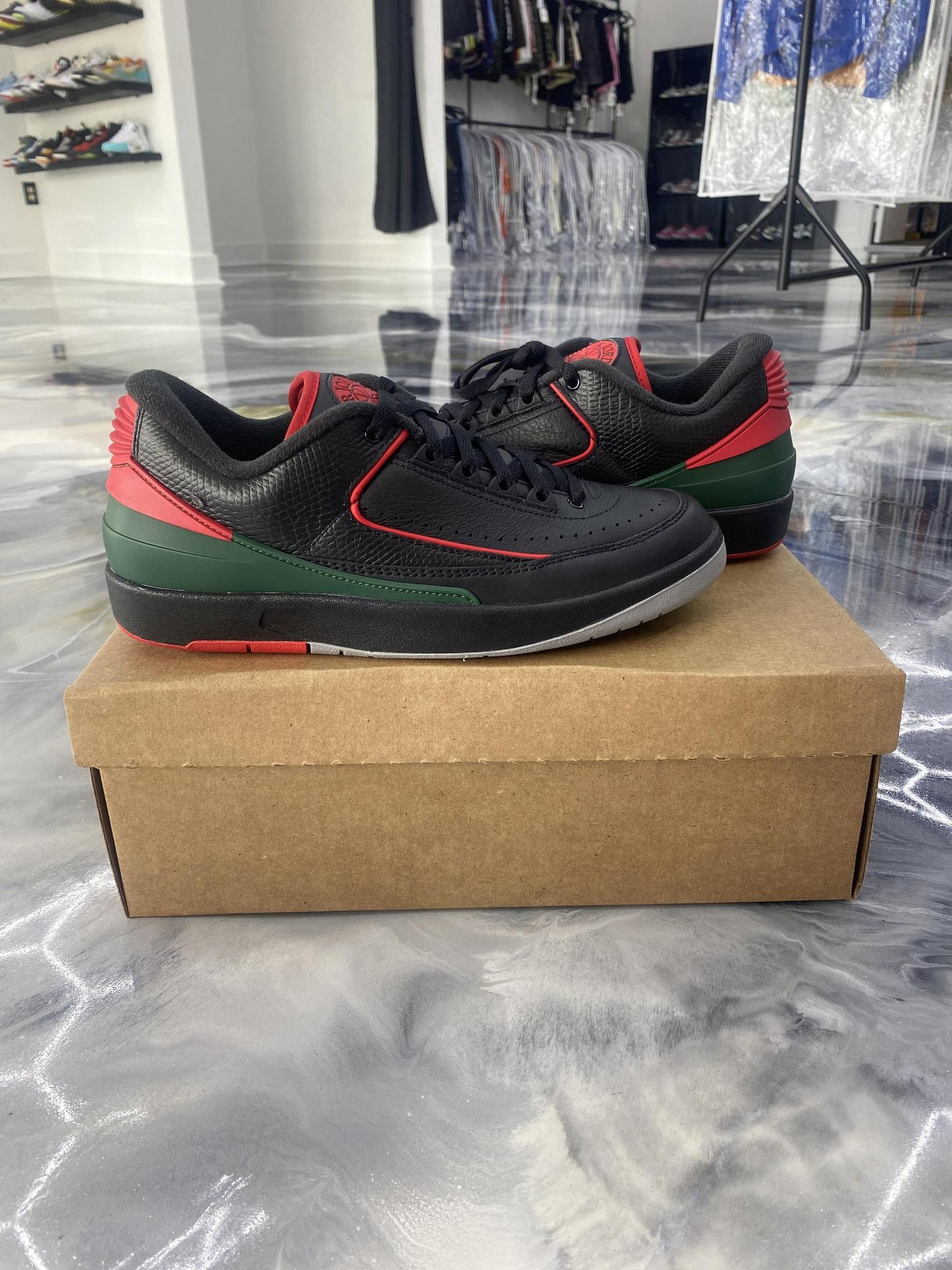 Jordan 2 Low "Christmas" Used Size 8.5