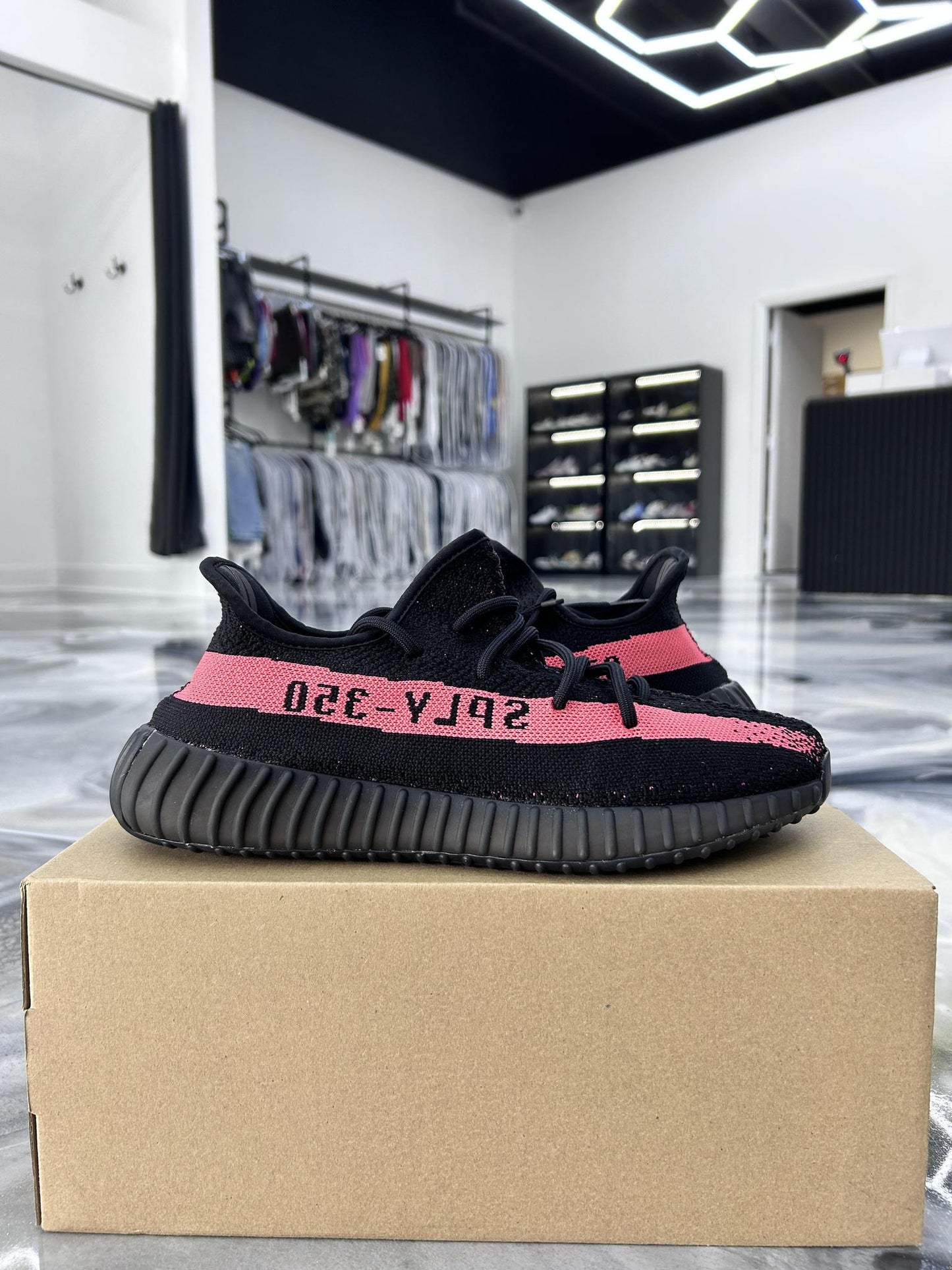 Adidas Yeezy 350 Boost V2 "Core Red" Used Size 10