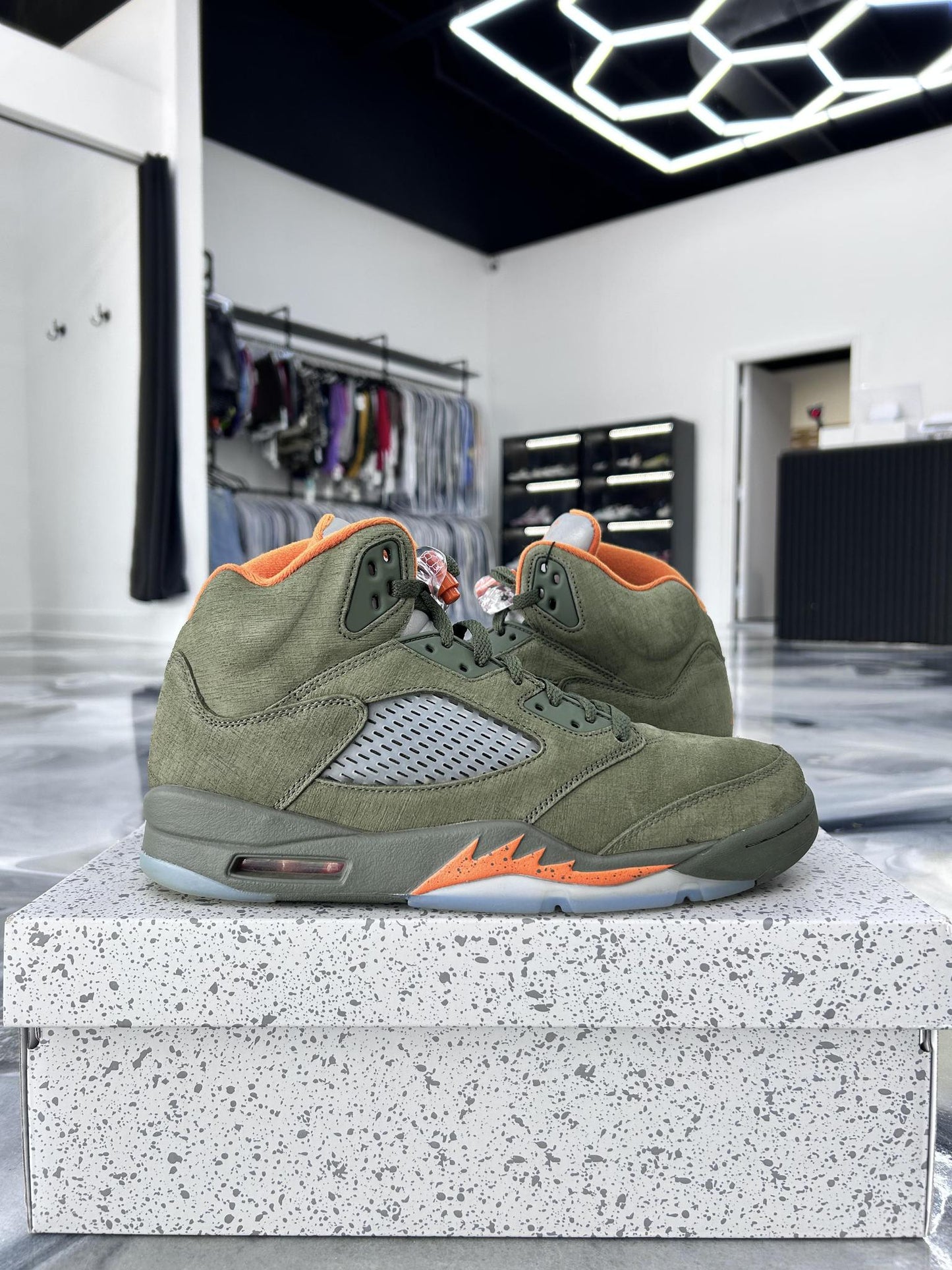 Jordan 5 "Olive" Used Size 10.5