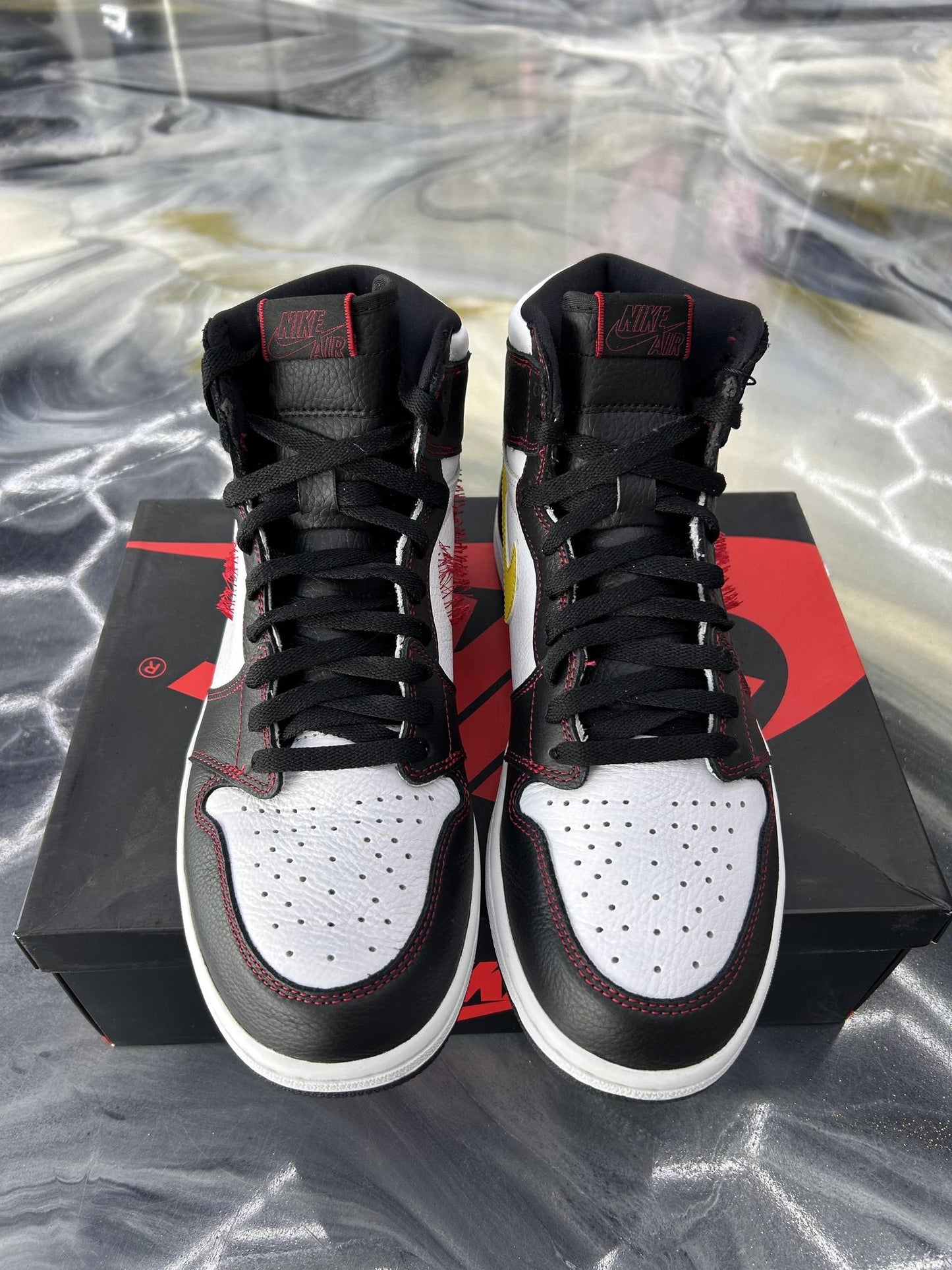 Jordan 1 "Defiant" Used Size 11.5