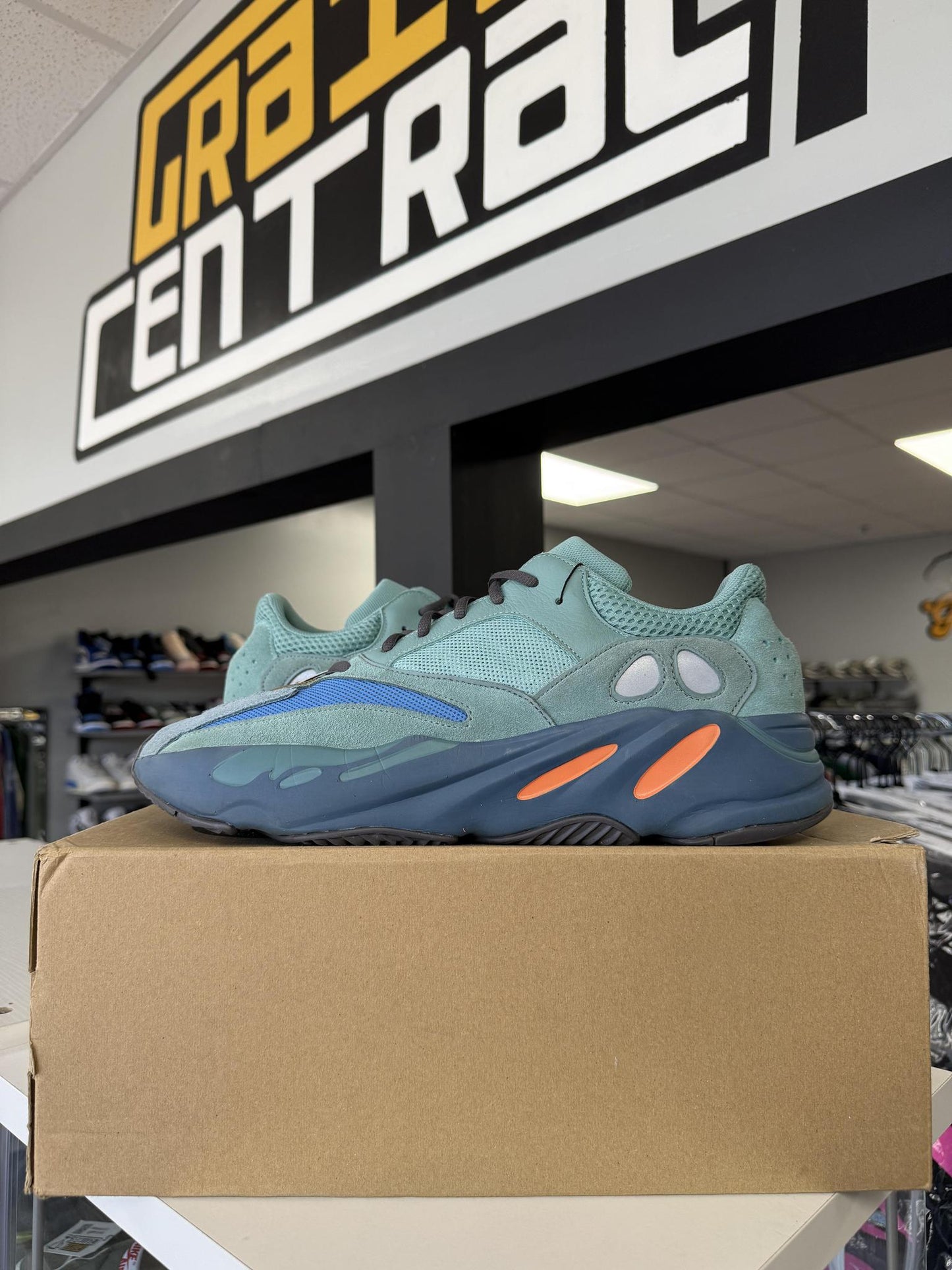 Yeezy 700 "Azure" Used Size 15