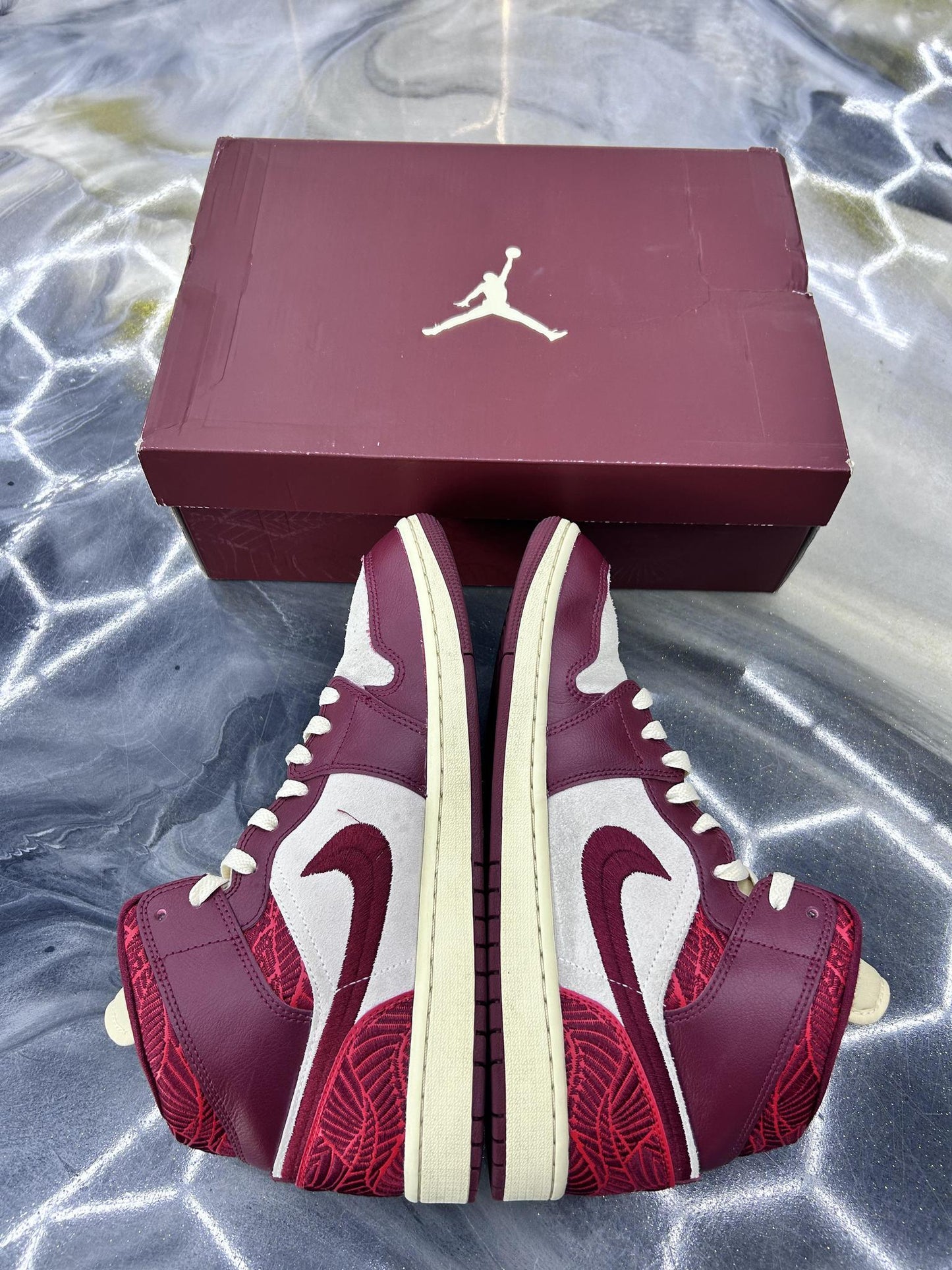Jordan 1 Mid "Team Red" Used Size 10.5