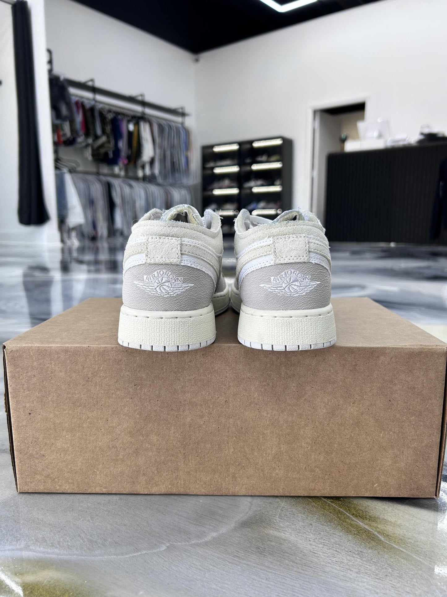 Jordan 1 Low "Inside Out" Used Size 7Y/8.5W